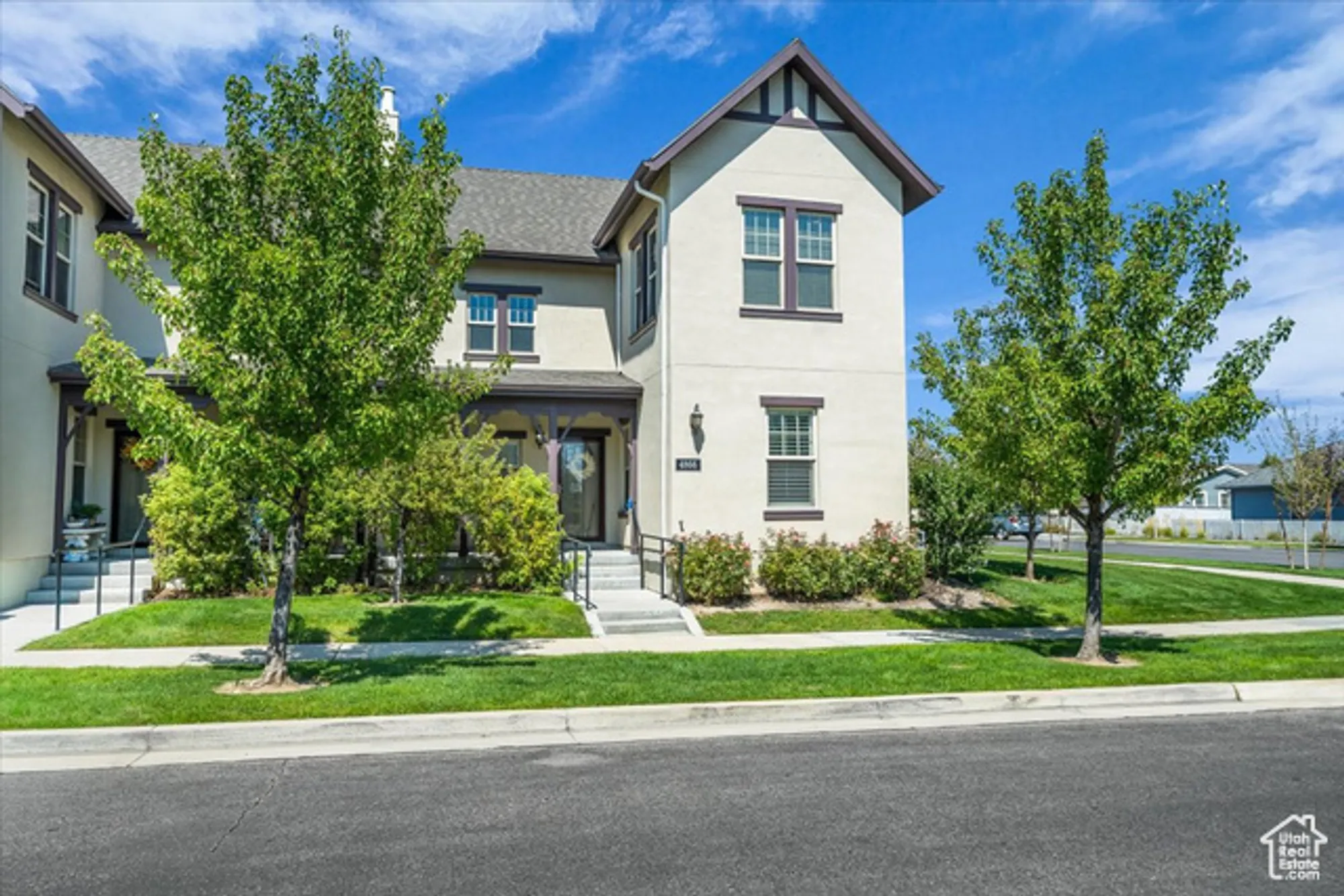 Property Slideshow image 3 of 22 | 4866 w black twig dr, South Jordan, UT, 84009