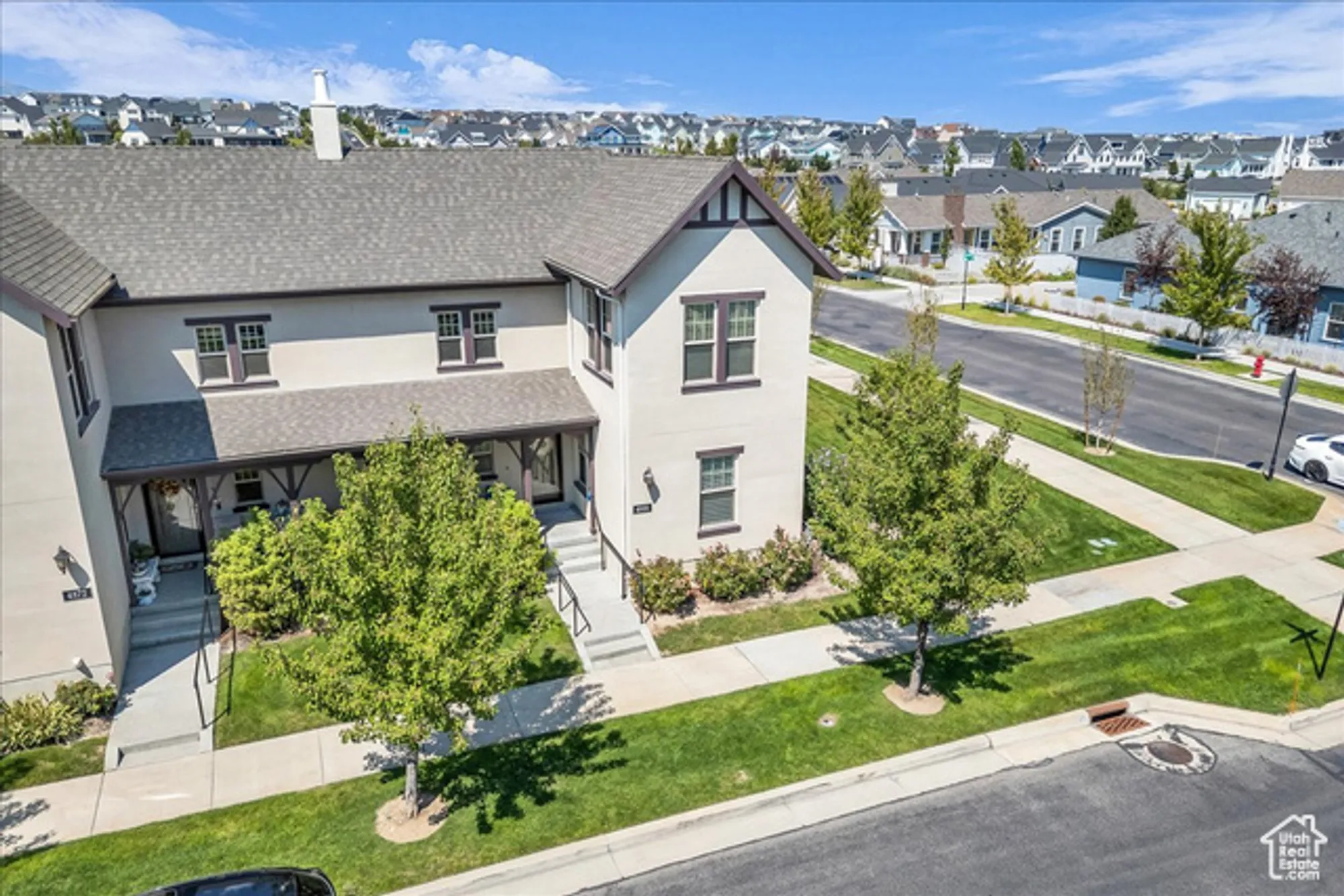 Property Slideshow image 2 of 22 | 4866 w black twig dr, South Jordan, UT, 84009