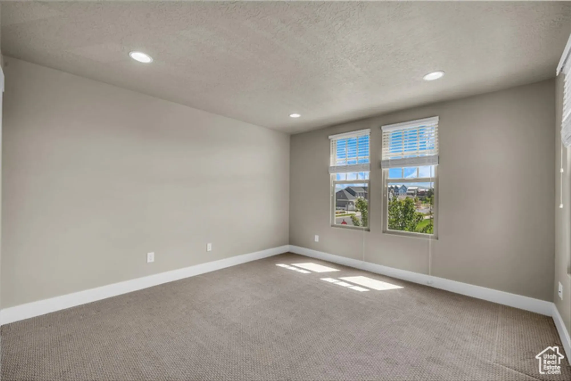 Property Slideshow image 8 of 22 | 4866 w black twig dr, South Jordan, UT, 84009