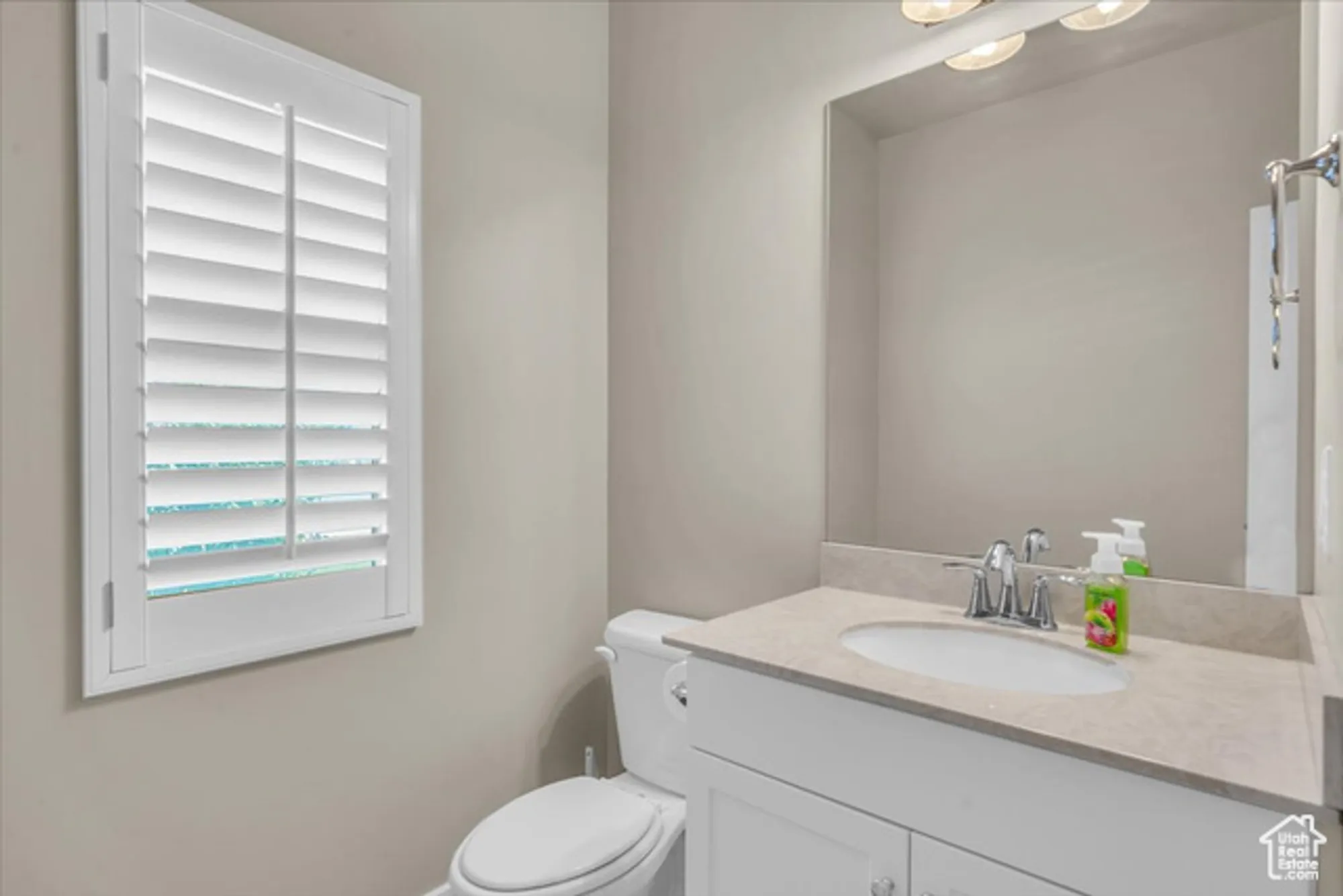 Property Slideshow image 12 of 22 | 4866 w black twig dr, South Jordan, UT, 84009