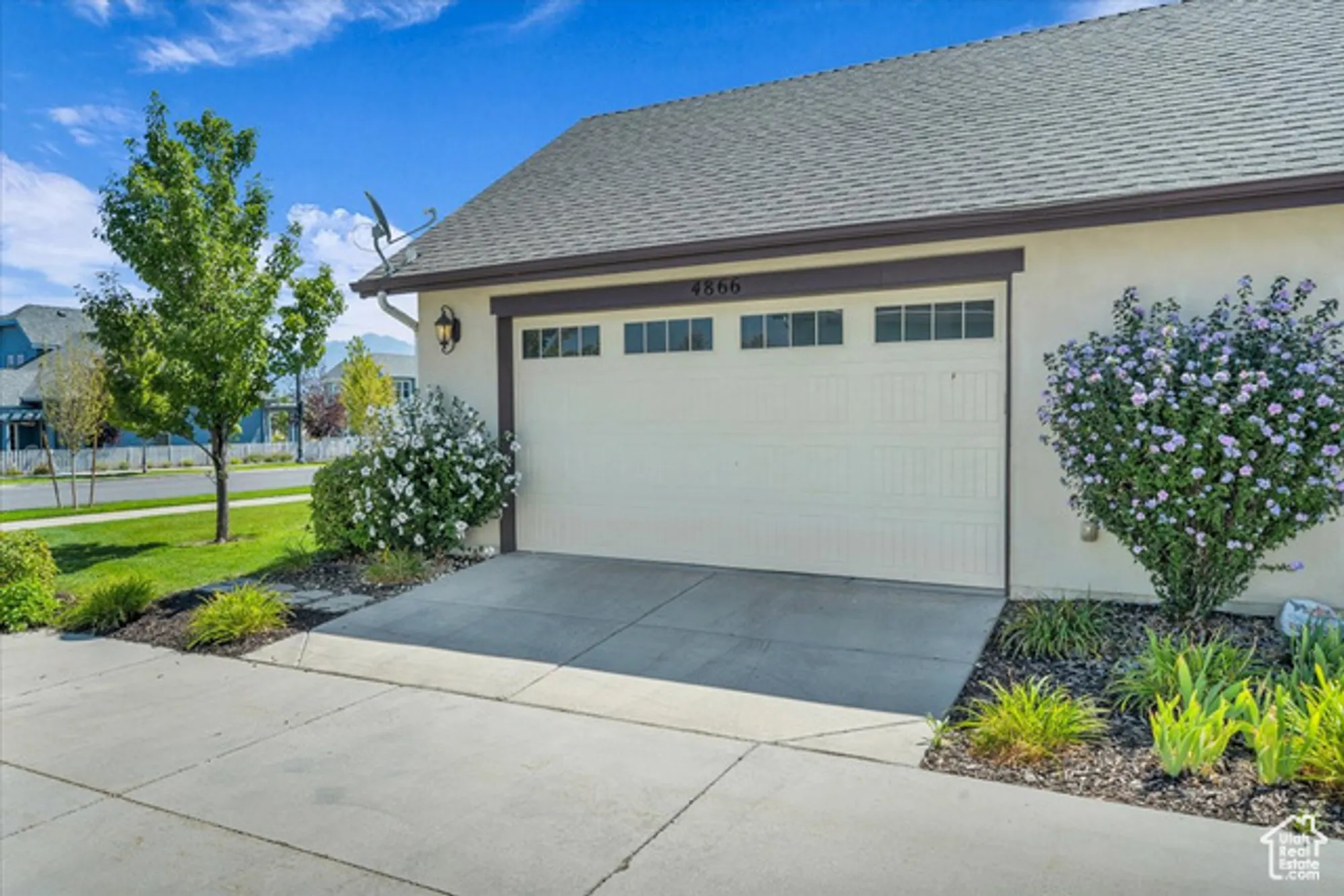 Property Slideshow image 13 of 22 | 4866 w black twig dr, South Jordan, UT, 84009