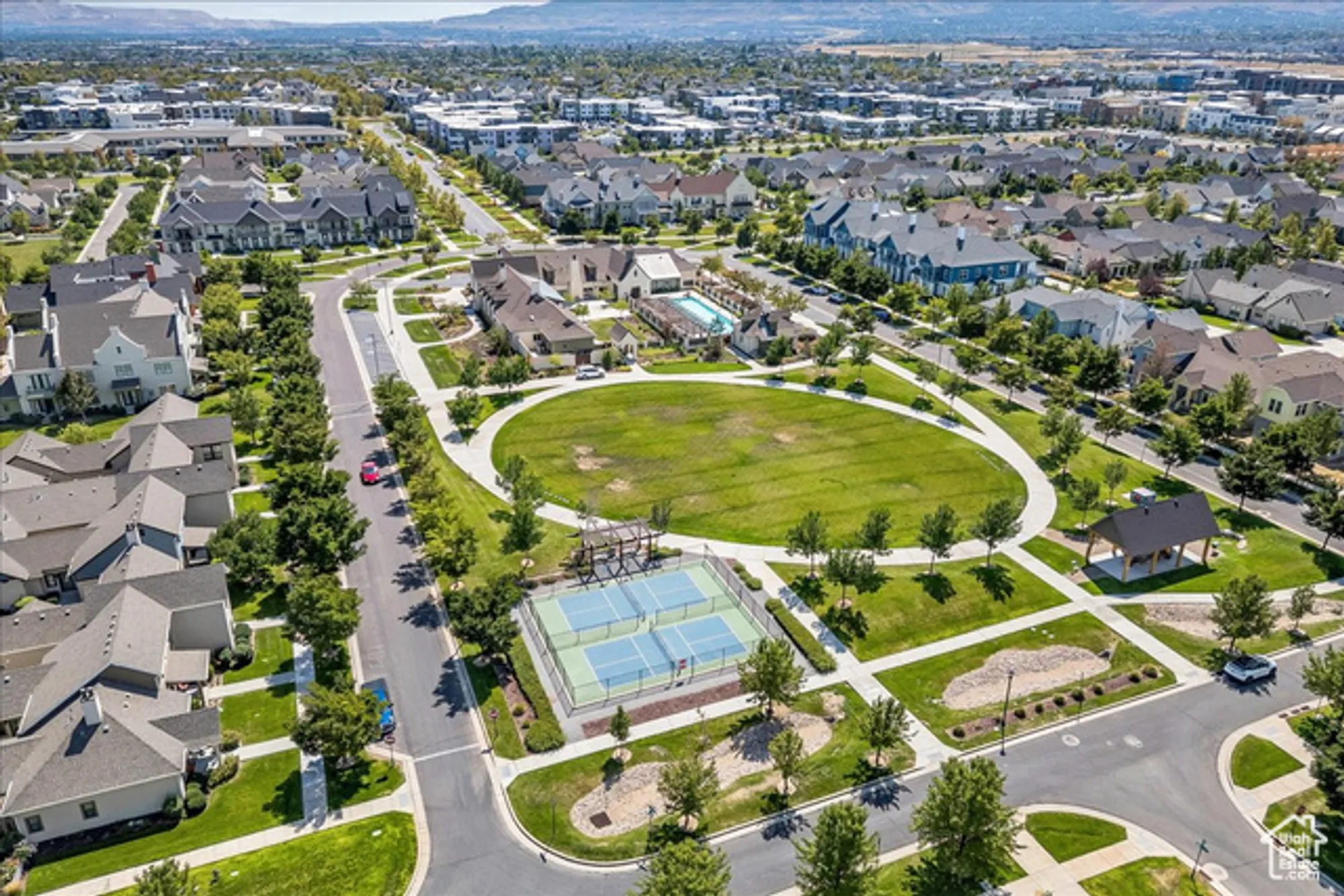 Property Slideshow image 16 of 22 | 4866 w black twig dr, South Jordan, UT, 84009