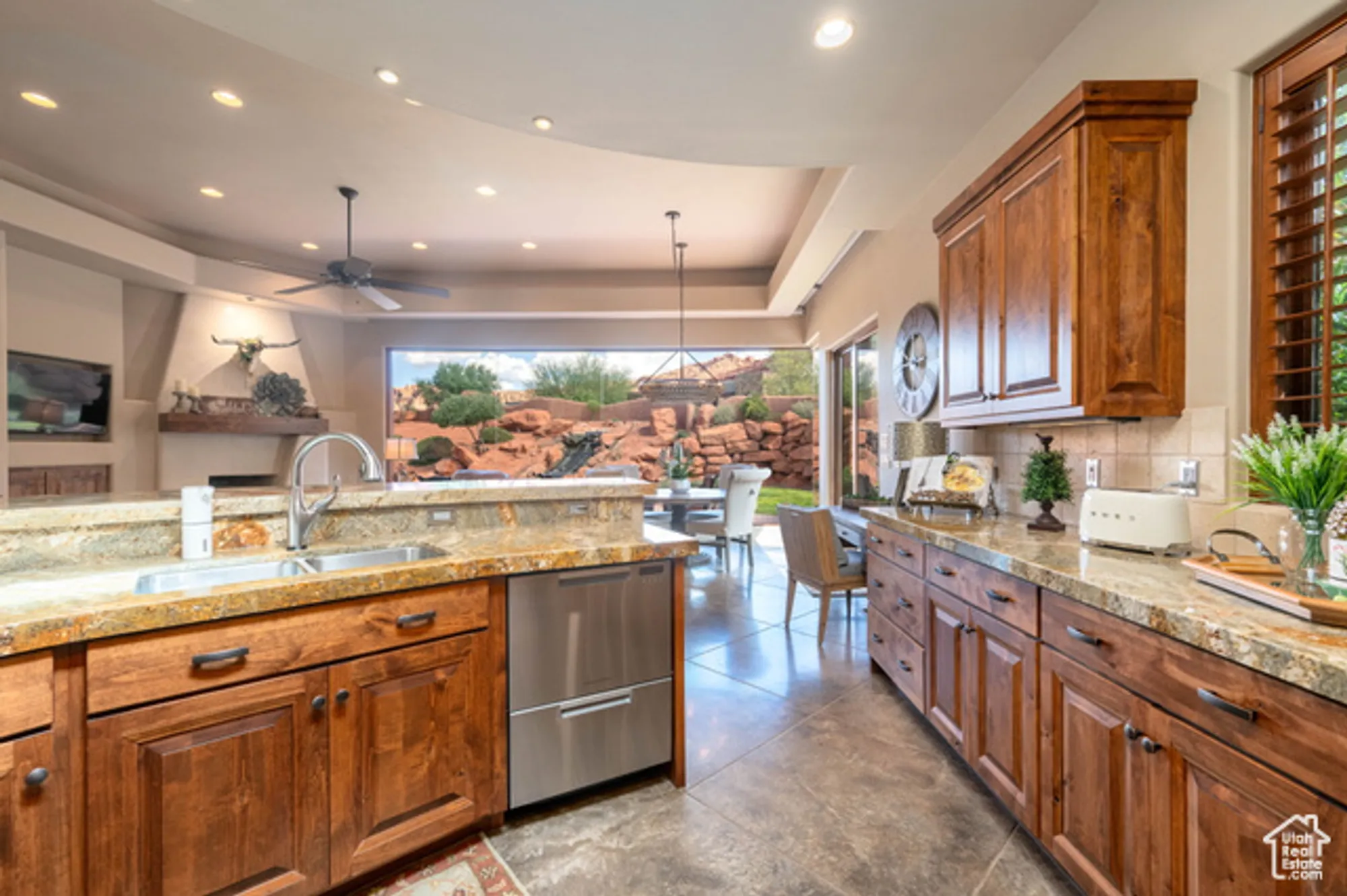 Property Slideshow image 10 of 34 | 2336 w entrada trl 23, St George, UT, 84770