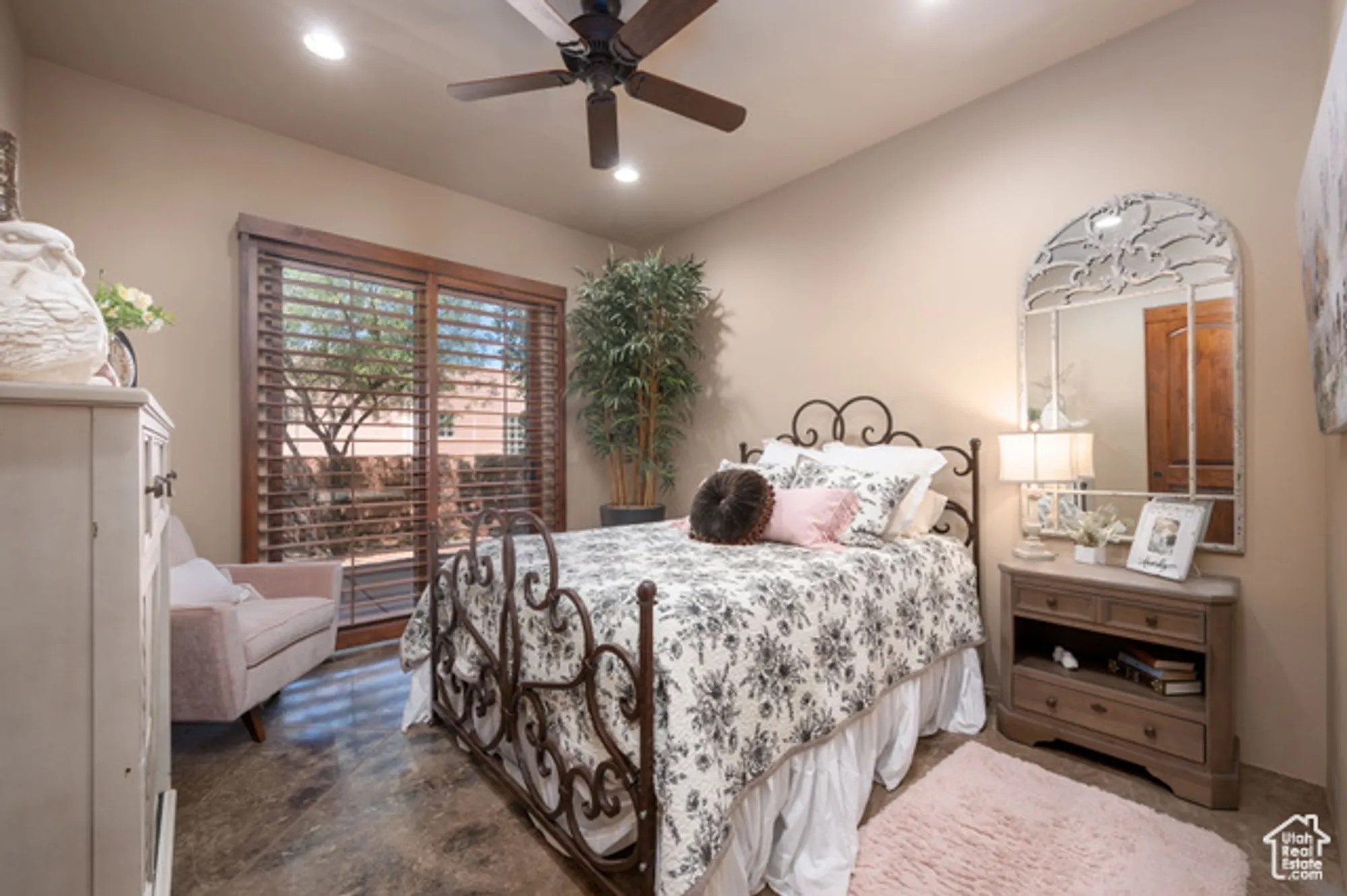 Property Slideshow image 25 of 34 | 2336 w entrada trl 23, St George, UT, 84770