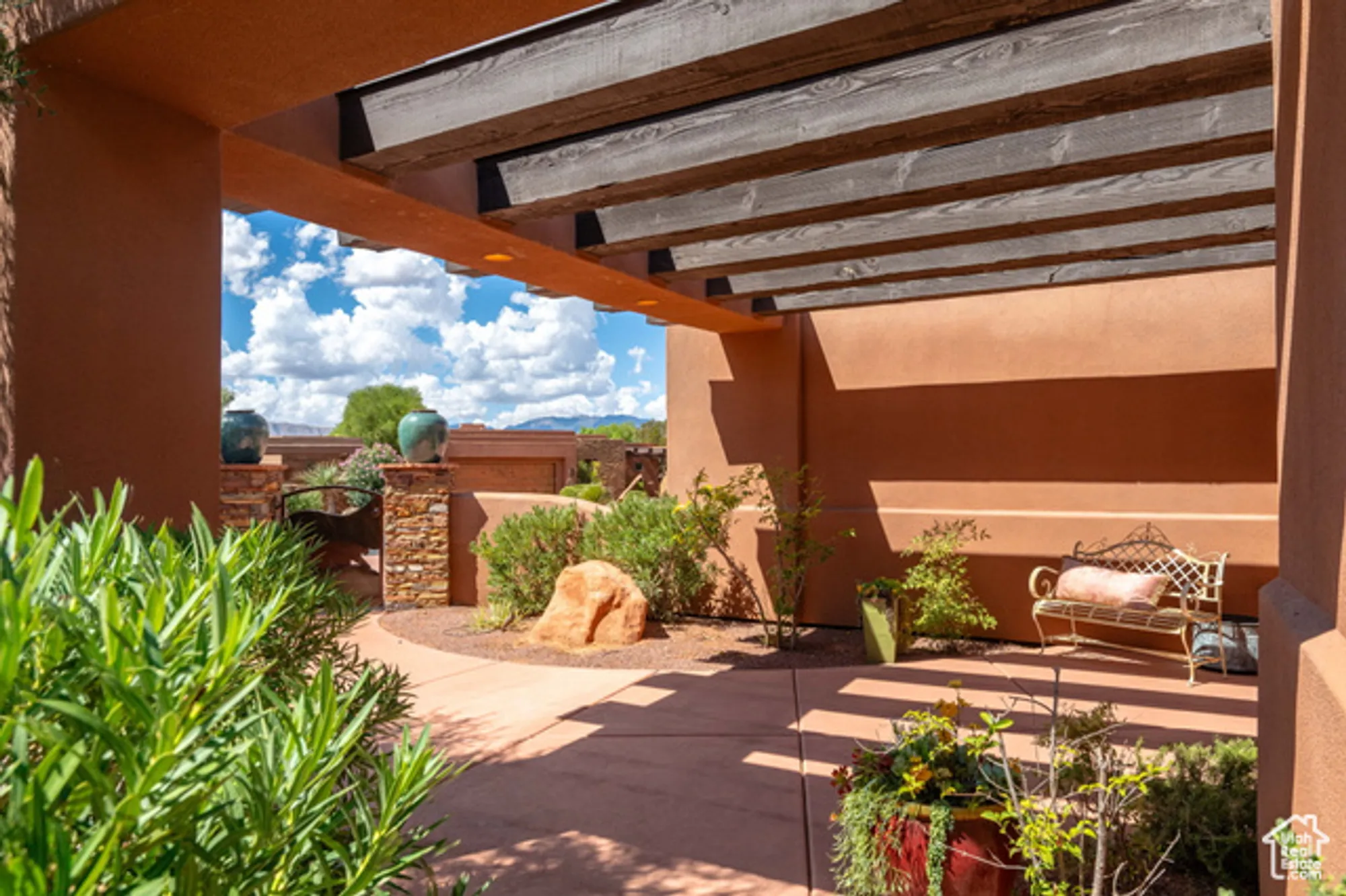 Property Slideshow image 4 of 34 | 2336 w entrada trl 23, St George, UT, 84770