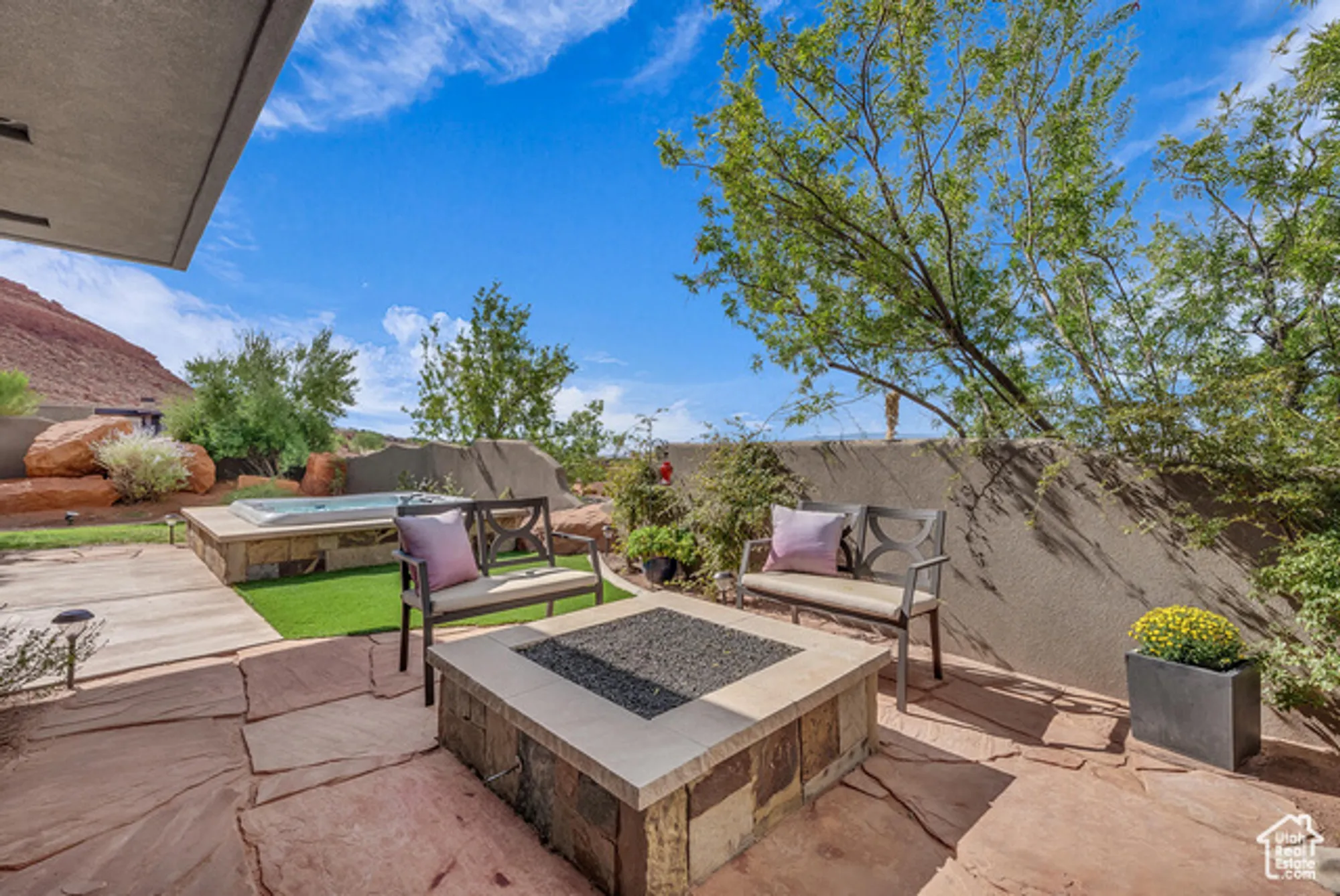 Property Slideshow image 34 of 70 | 2047 w cougar rock cir, St George, UT, 84770