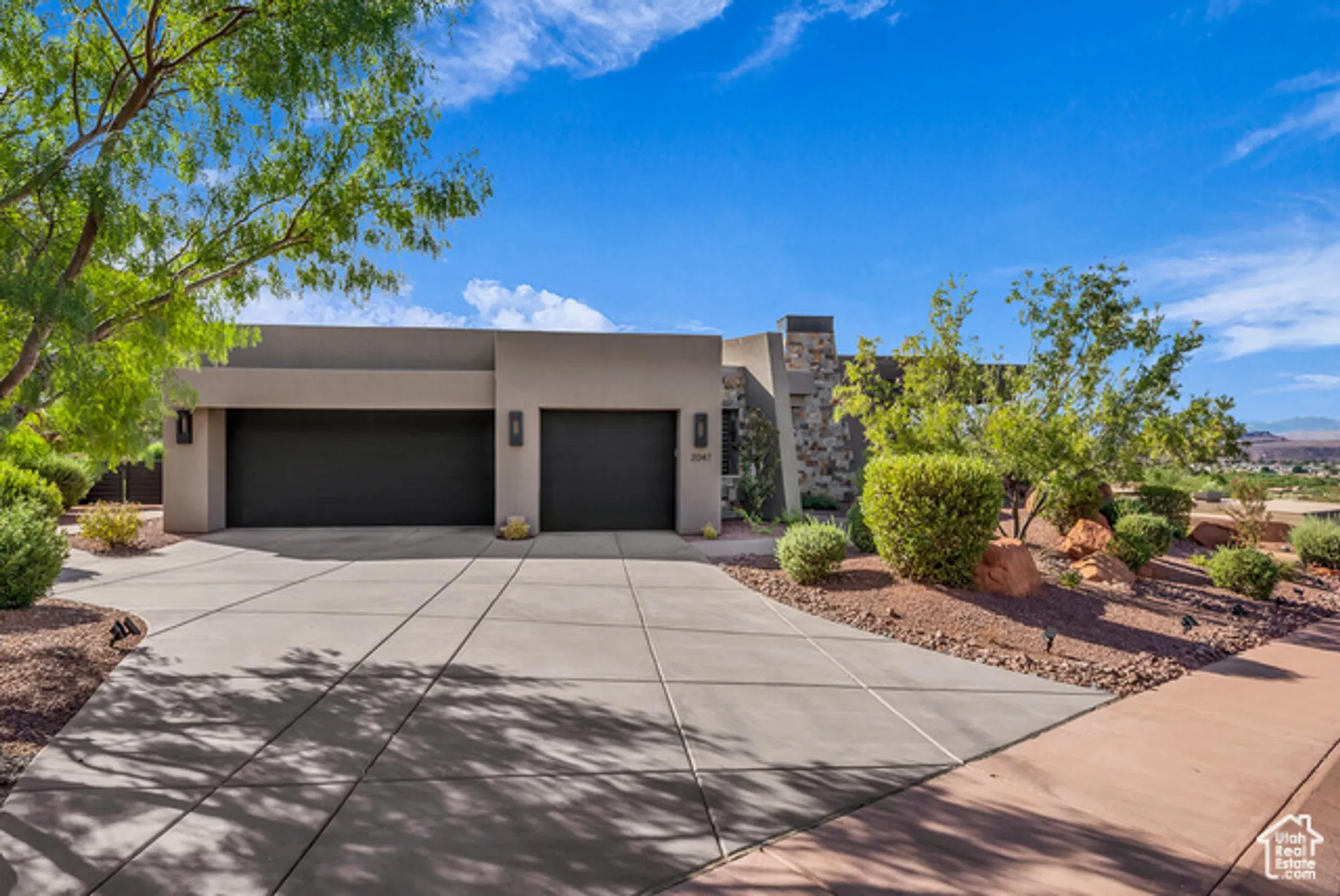 Property Slideshow image 1 of 70 | 2047 w cougar rock cir, St George, UT, 84770