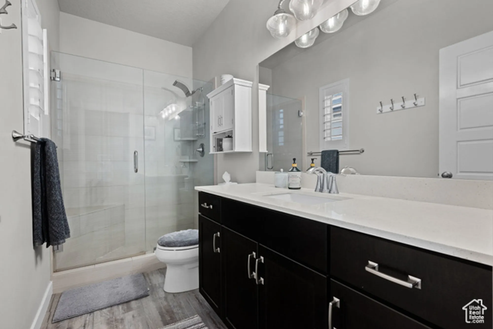 Property Slideshow image 18 of 34 | 5213 w lake terrace ave, South Jordan, UT, 84009