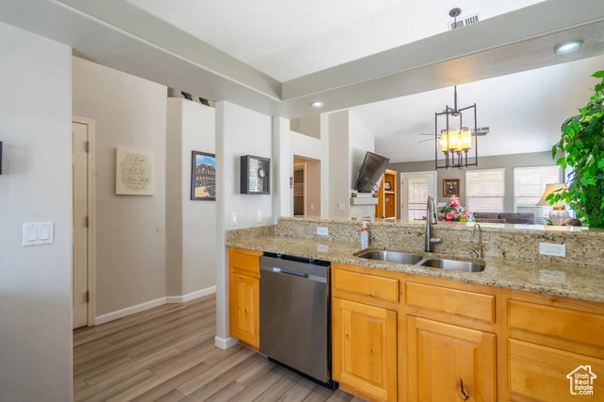Property Slideshow image 11 of 73 | 4459 s round hill dr, St George, UT, 84790