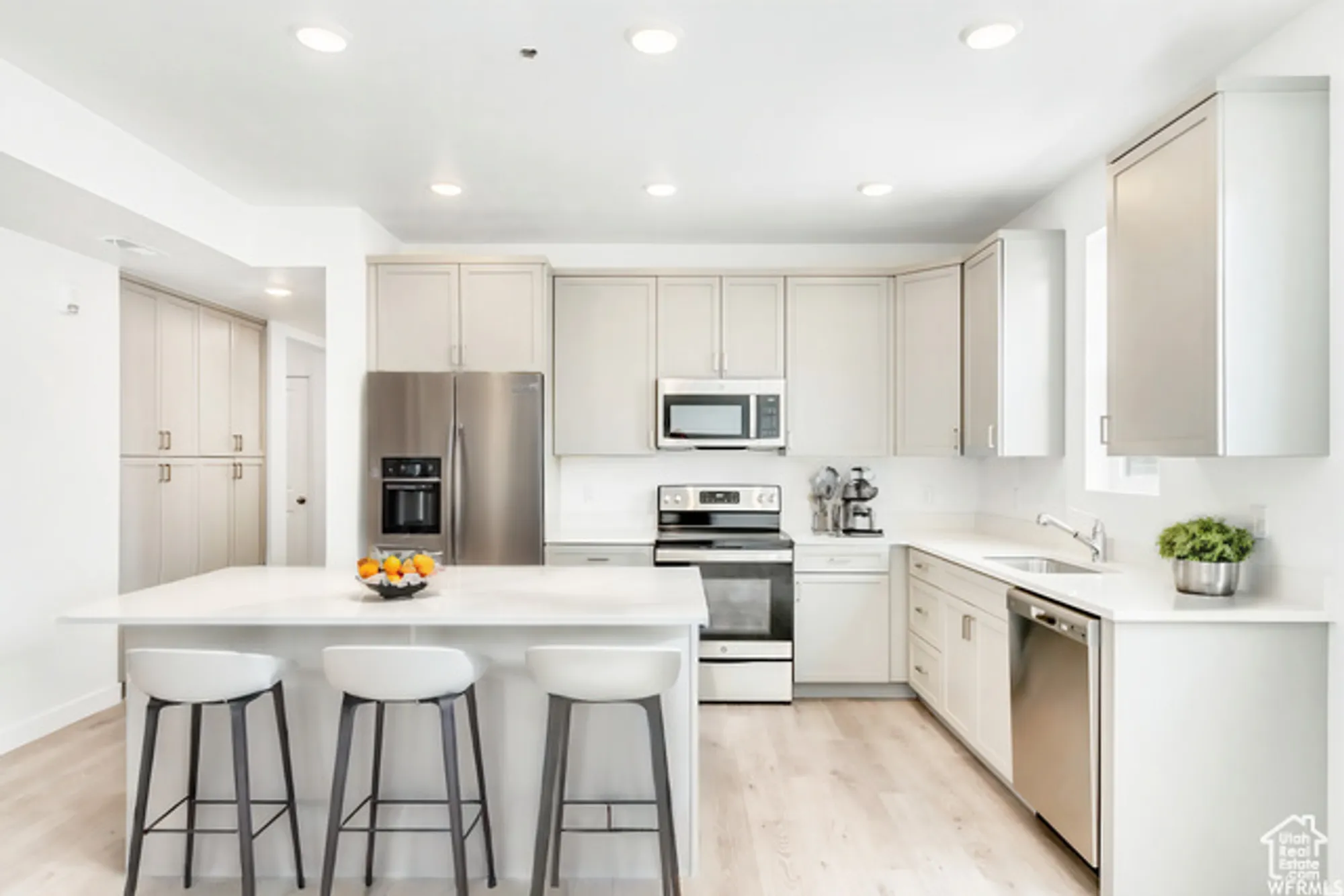 Property Slideshow image 5 of 39 | 5263 w reventon dr, South Jordan, UT, 84009