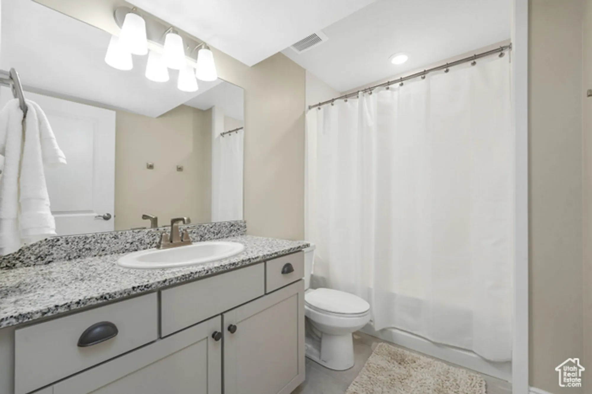 Property Slideshow image 19 of 28 | 11582 s holly springs dr, South Jordan, UT, 84009