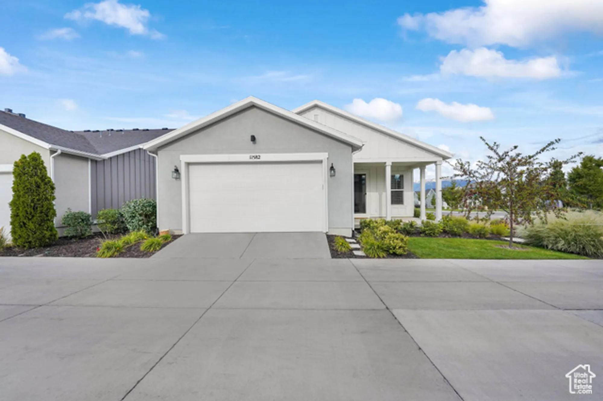 Property Slideshow image 23 of 28 | 11582 s holly springs dr, South Jordan, UT, 84009