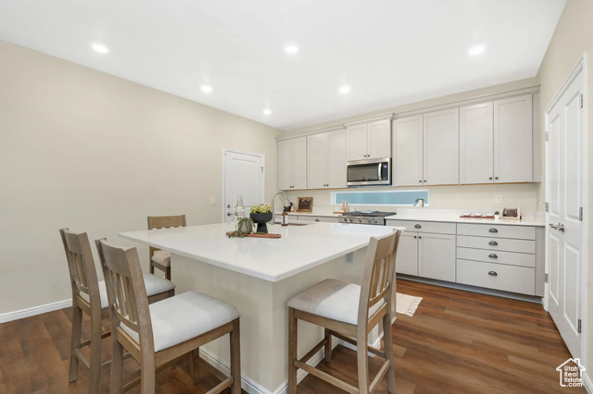 Property Slideshow image 9 of 28 | 11582 s holly springs dr, South Jordan, UT, 84009