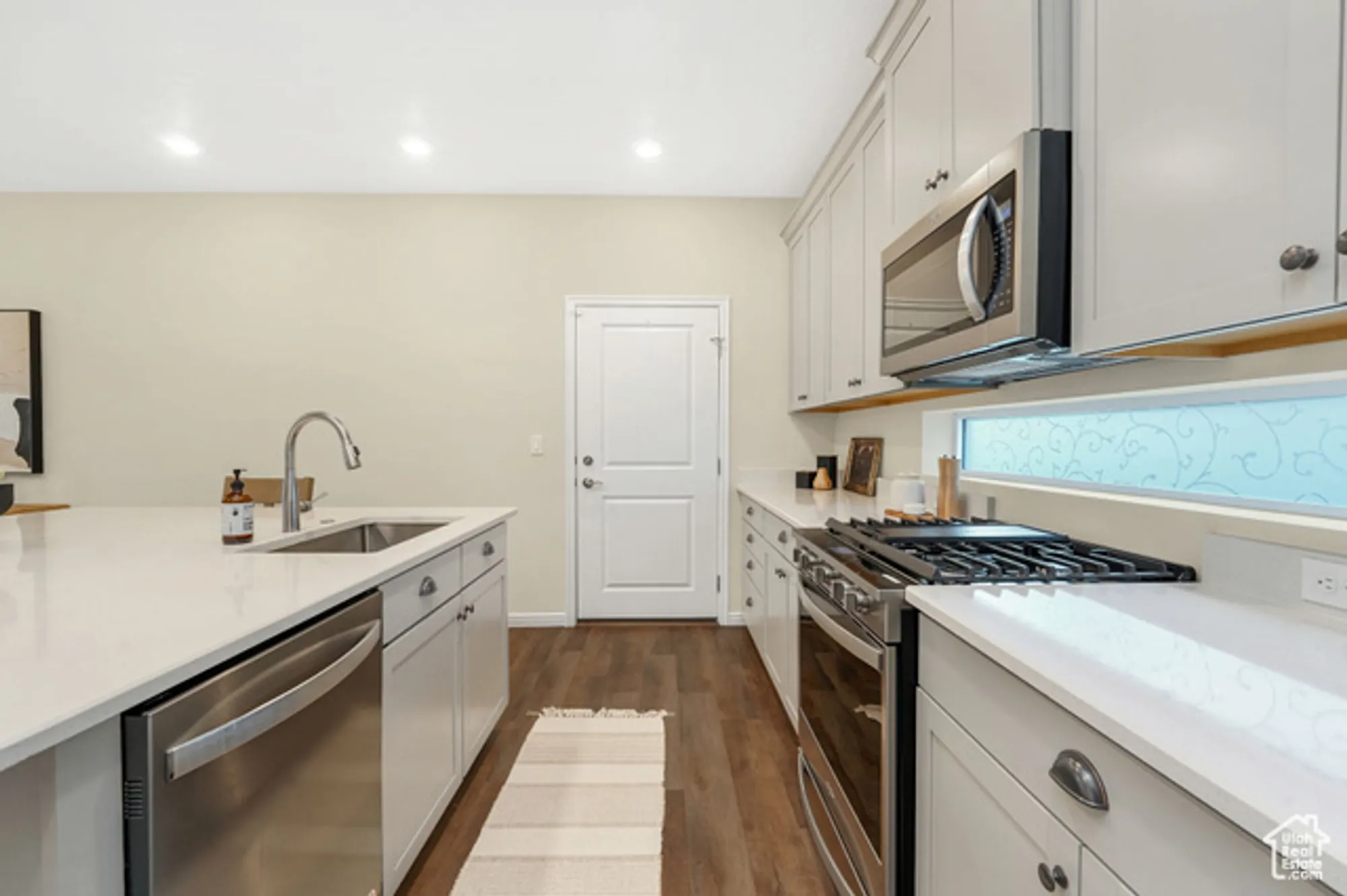 Property Slideshow image 10 of 28 | 11582 s holly springs dr, South Jordan, UT, 84009