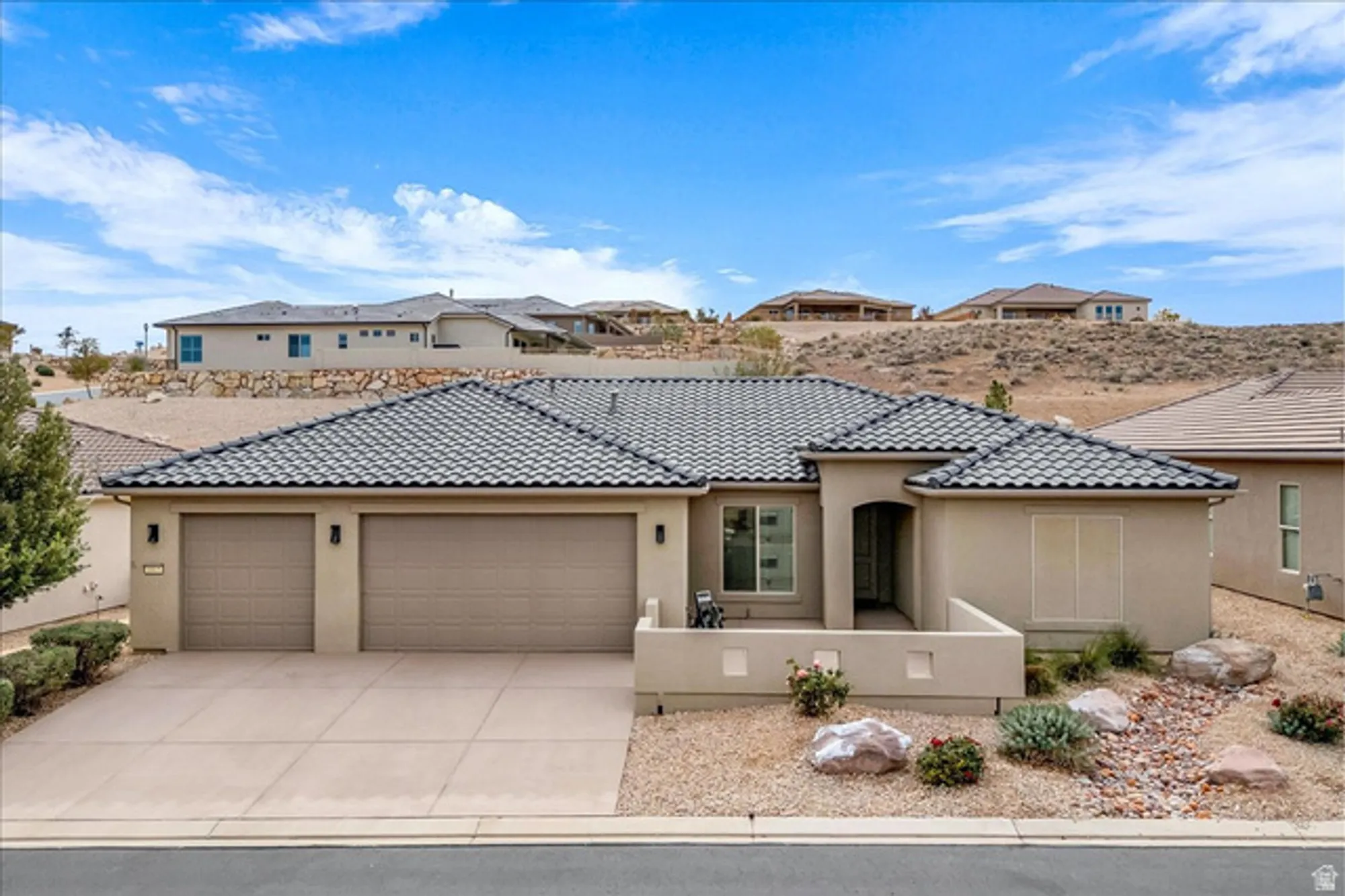 Property Slideshow image 1 of 23 | 1815 w carmel bluffs dr, St George, UT, 84790