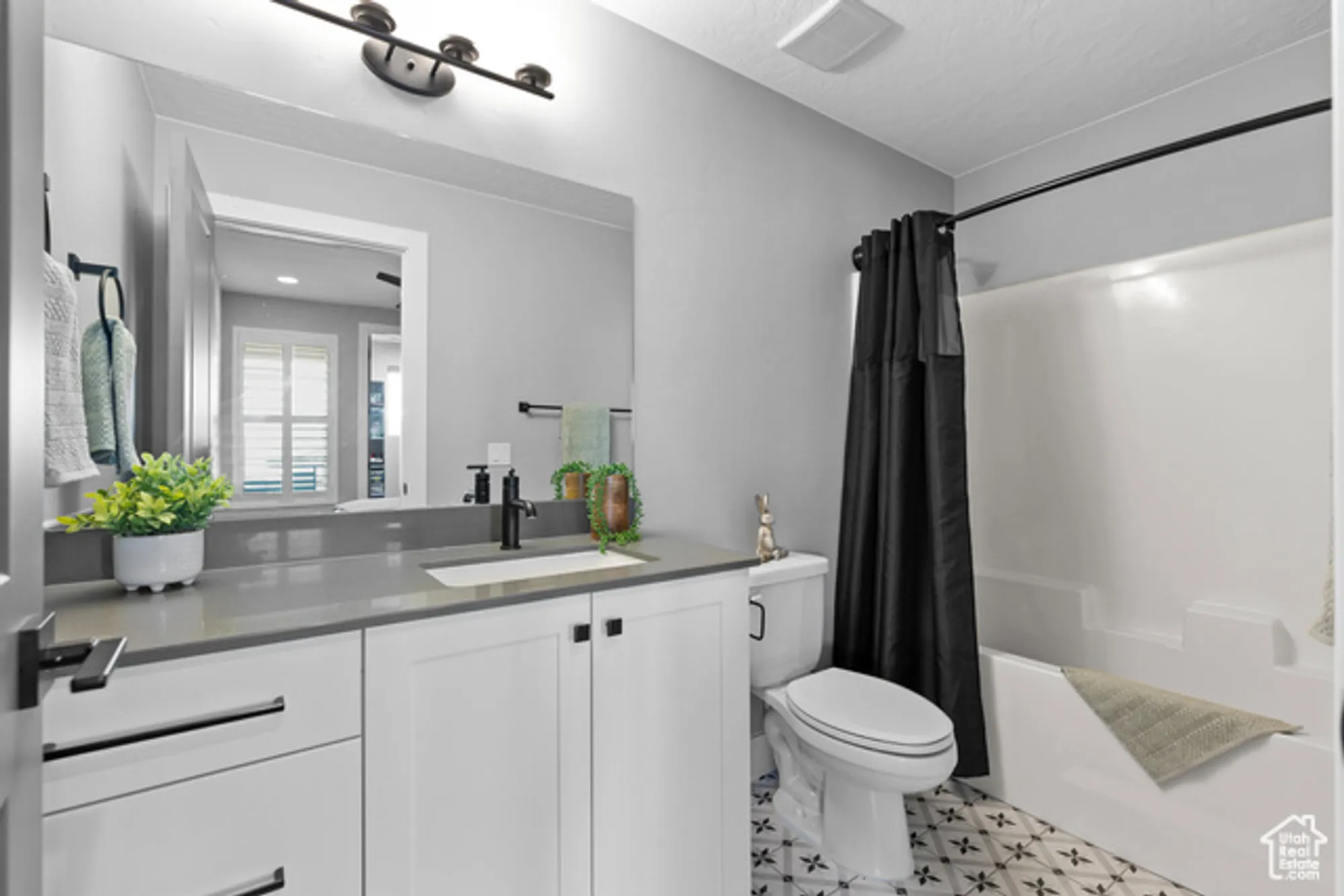 Property Slideshow image 19 of 46 | 1178 w grayson dr, St George, UT, 84790