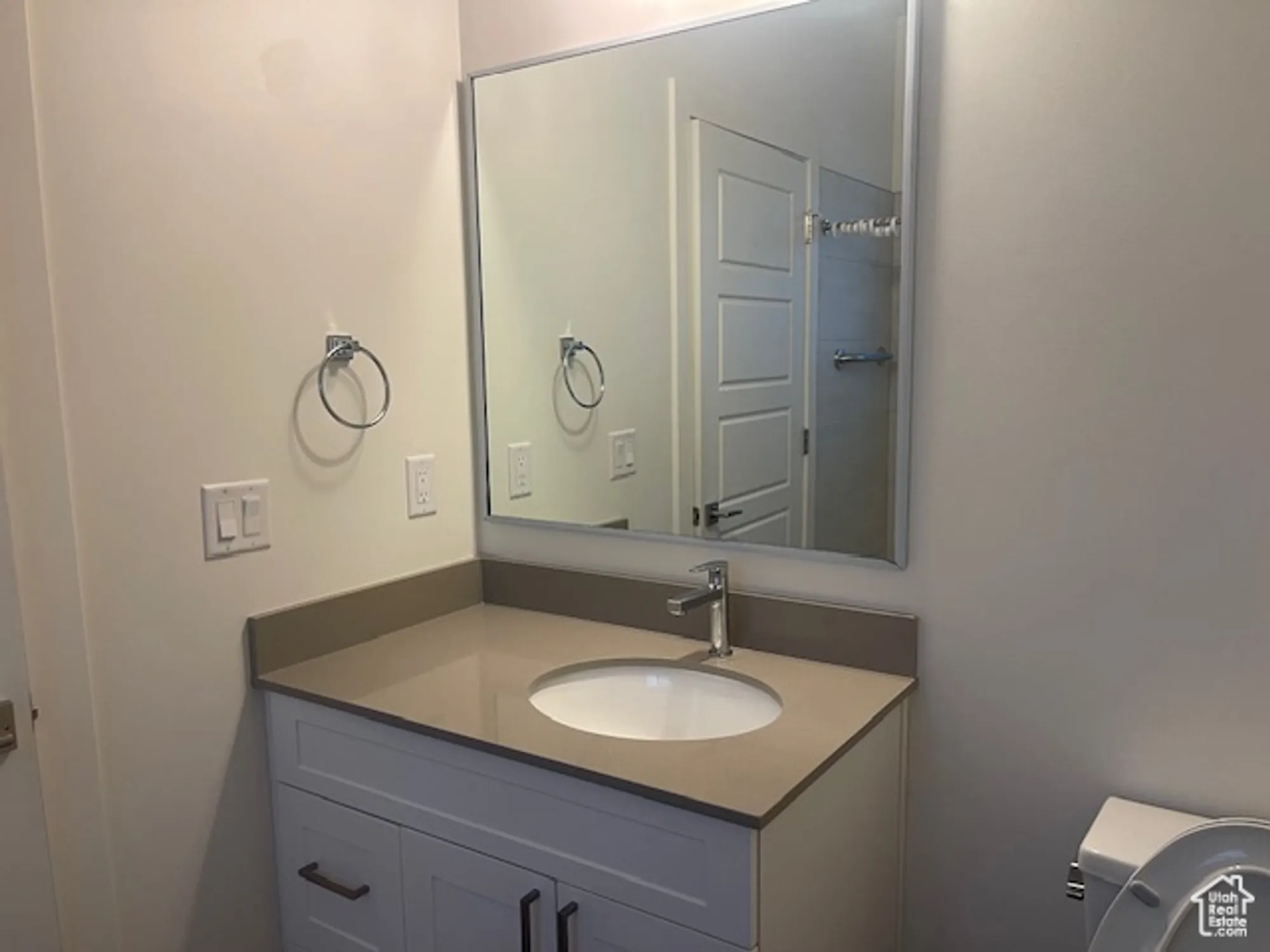 Property Slideshow image 4 of 15 | 3580 s 805 e unit e 229, Millcreek, UT, 84106