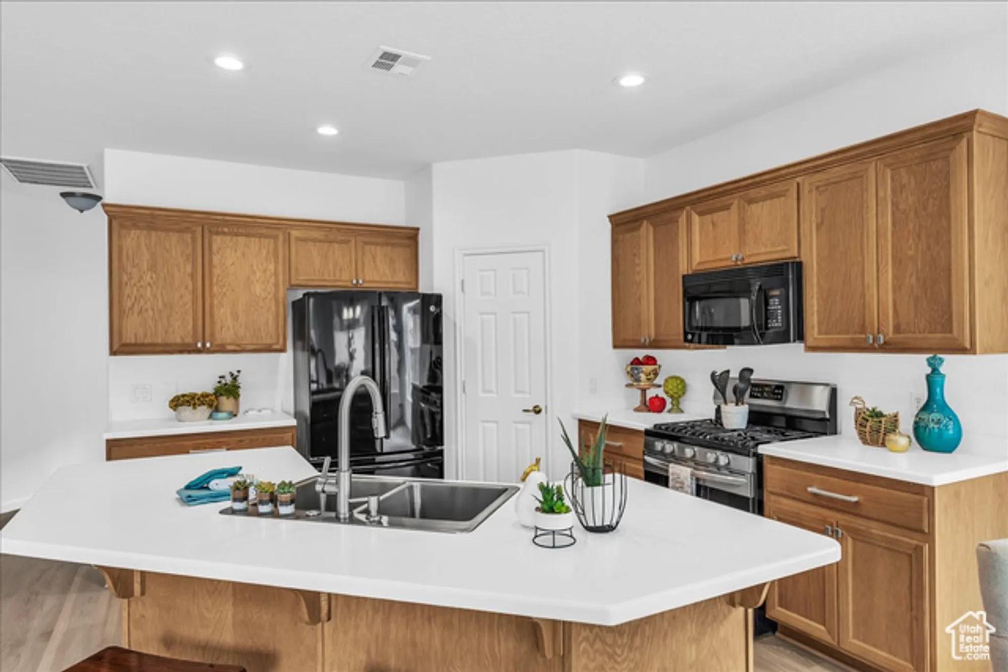 Property Slideshow image 18 of 25 | 1667 morane manor dr, St George, UT, 84790