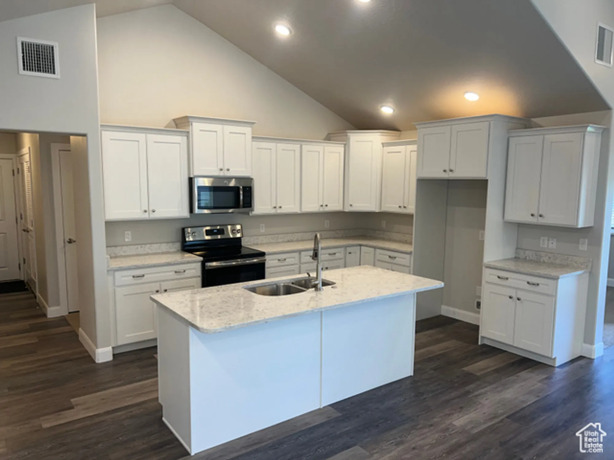 Property Slideshow image 10 of 28 | 5487 w ore cart way c, Herriman, UT, 84096