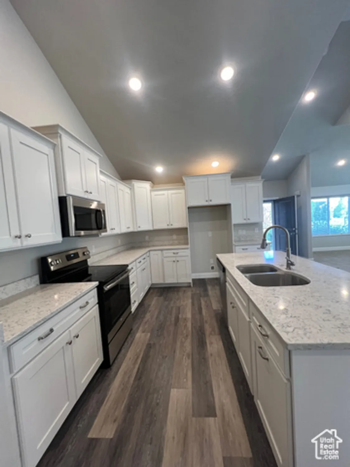 Property Slideshow image 12 of 28 | 5487 w ore cart way c, Herriman, UT, 84096