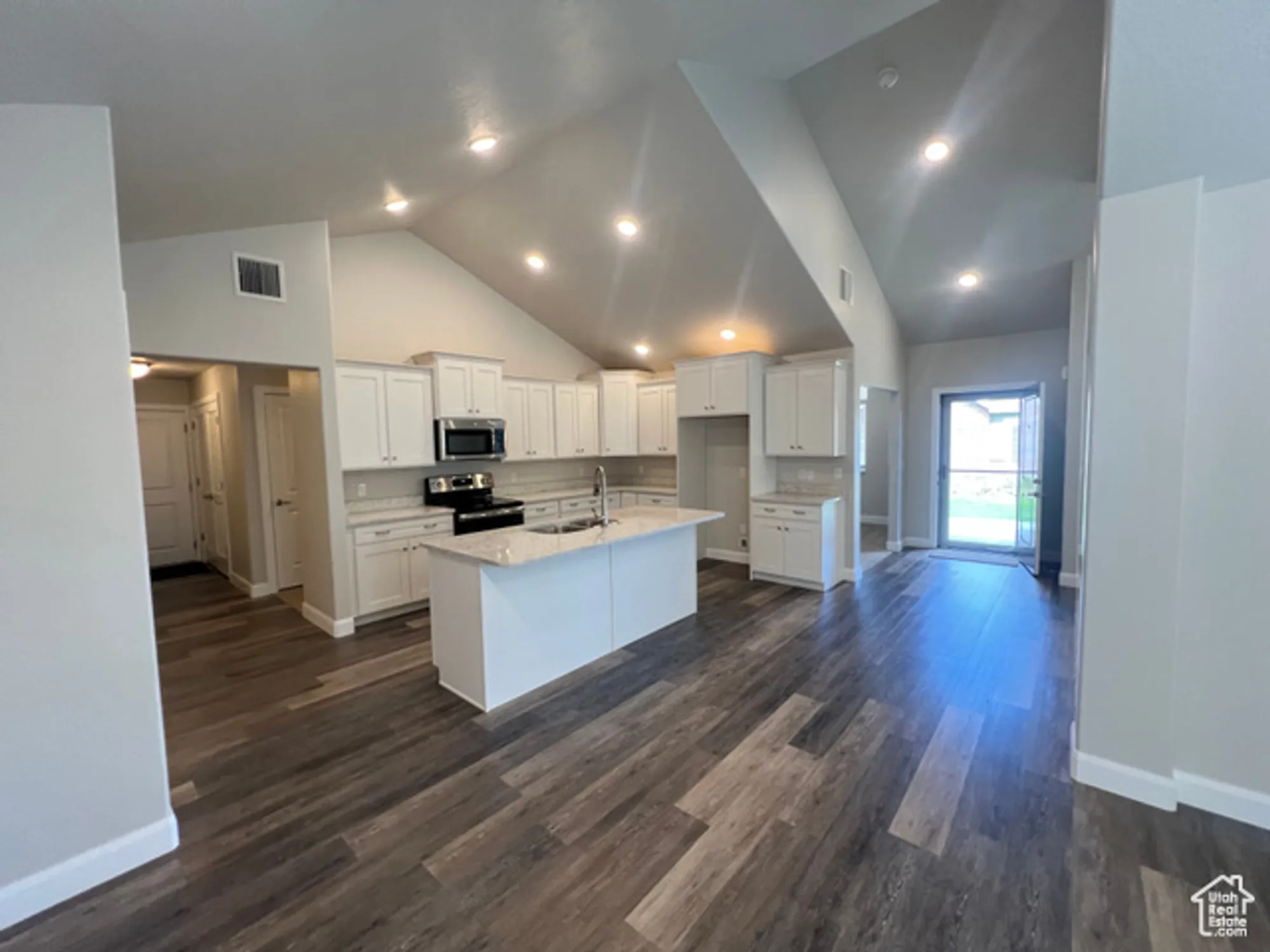 Property Slideshow image 8 of 28 | 5487 w ore cart way c, Herriman, UT, 84096