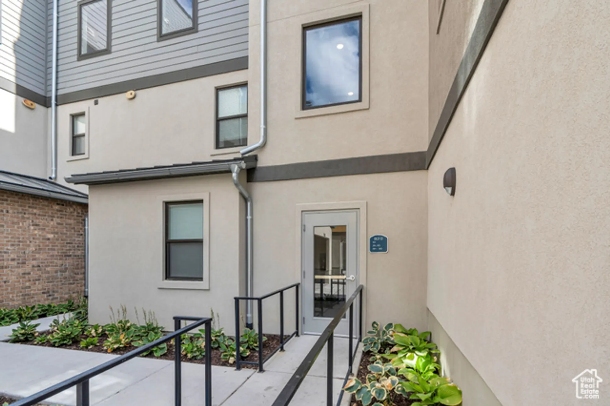 Property Slideshow image 27 of 42 | 5192 w black twig dr # d101, South Jordan, UT, 84009