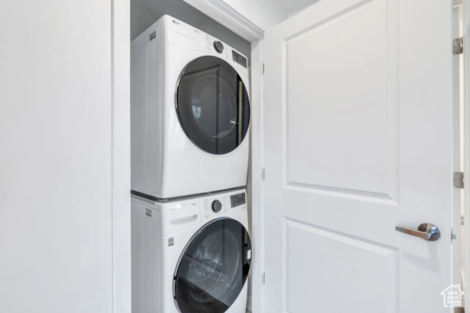 Property Slideshow image 18 of 42 | 5192 w black twig dr # d101, South Jordan, UT, 84009