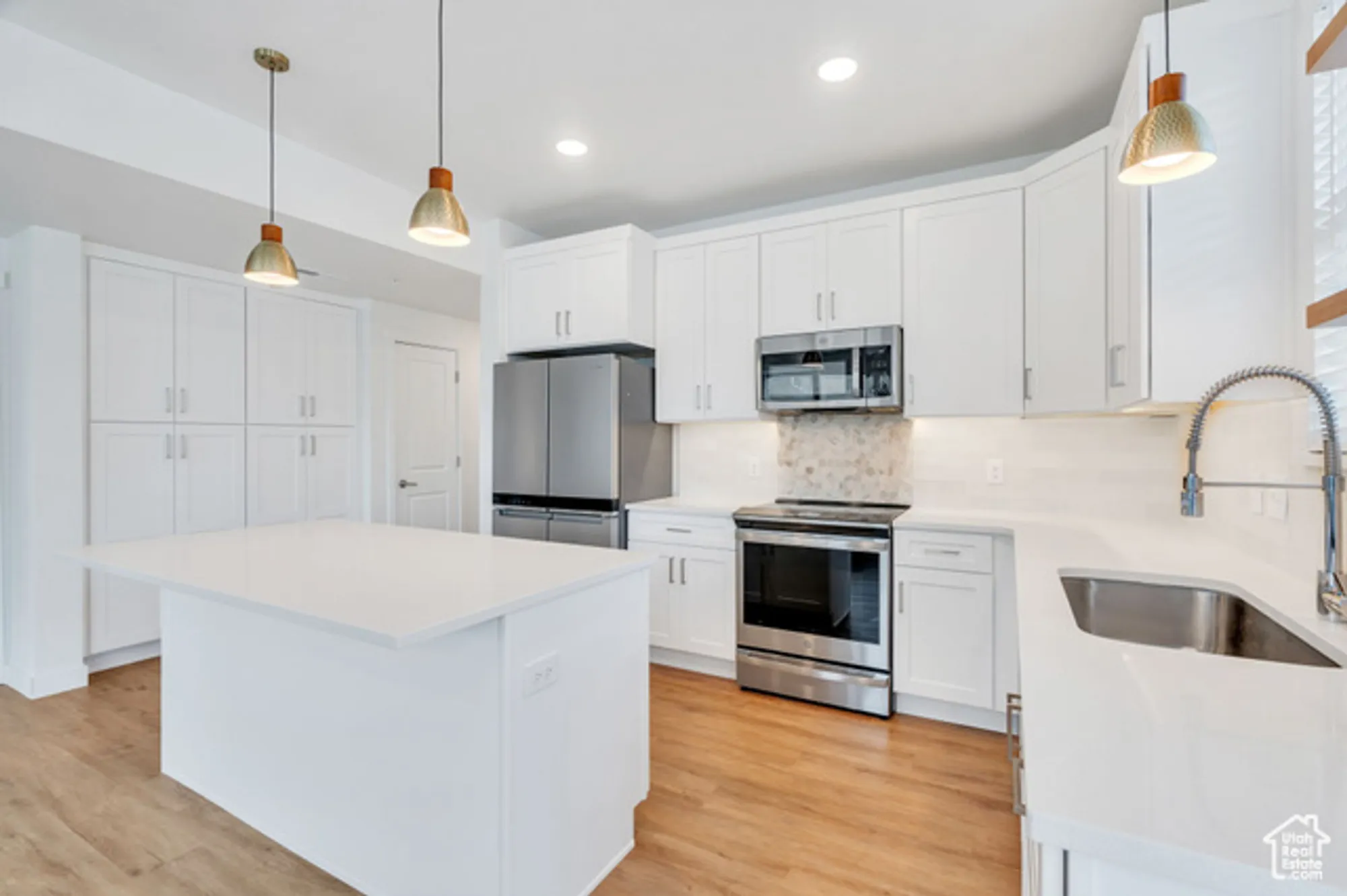 Property Slideshow image 8 of 42 | 5192 w black twig dr # d101, South Jordan, UT, 84009