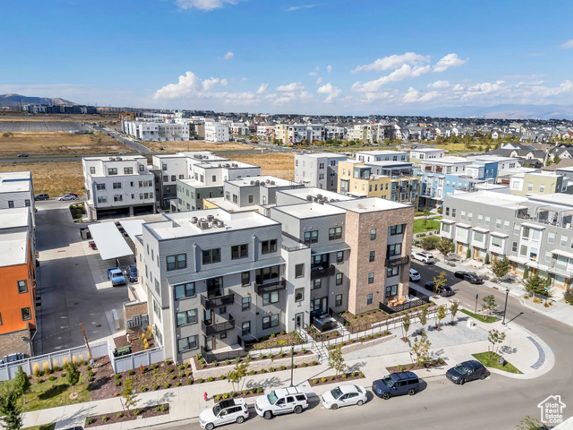 Property Slideshow image 32 of 42 | 5192 w black twig dr # d101, South Jordan, UT, 84009