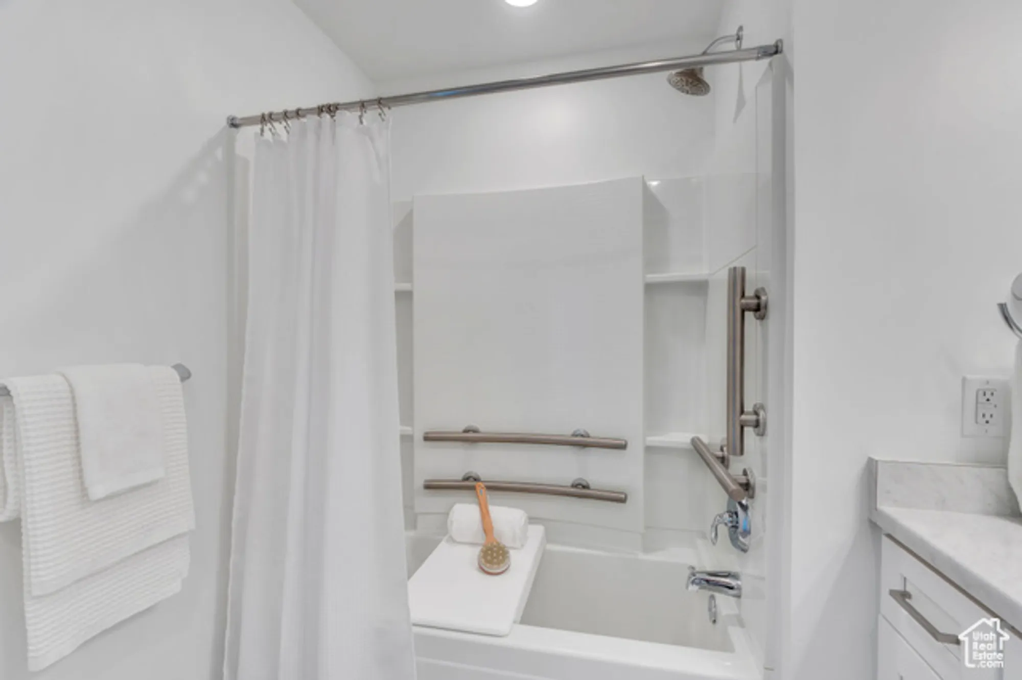 Property Slideshow image 20 of 42 | 5192 w black twig dr # d101, South Jordan, UT, 84009