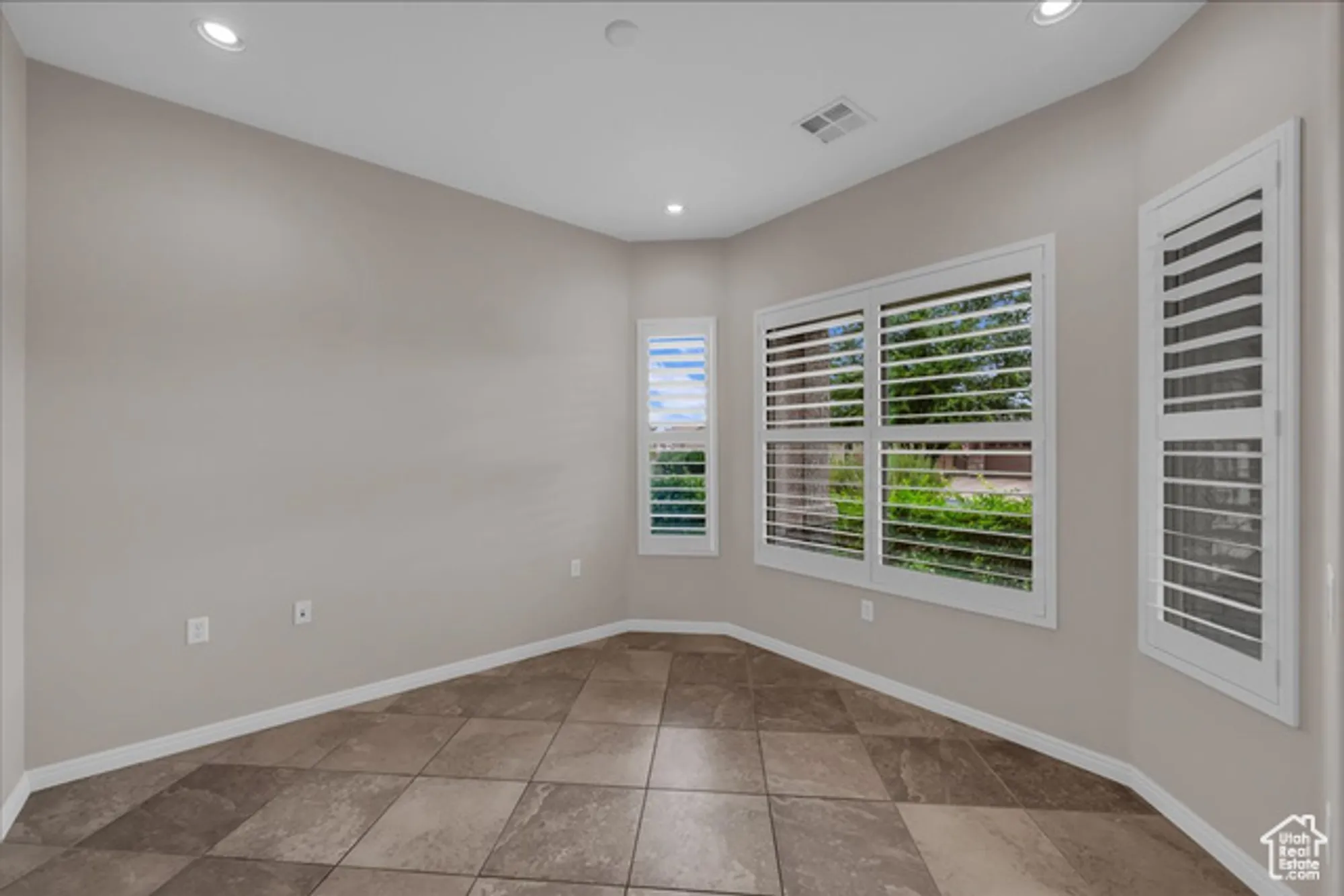 Property Slideshow image 9 of 23 | 1915 w sunstar dr, St George, UT, 84790