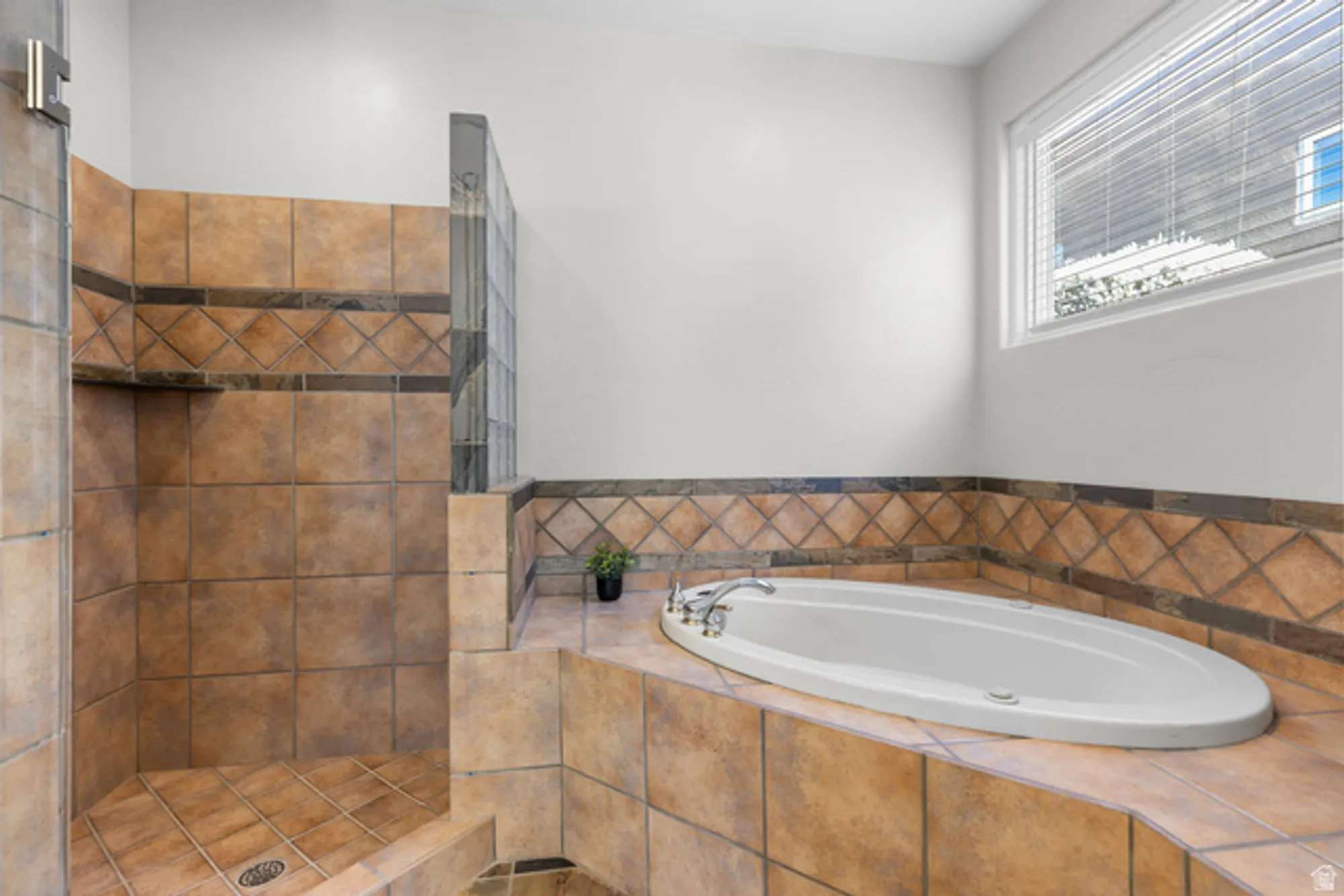 Property Slideshow image 24 of 40 | 2255 n tuweap dr 58, St George, UT, 84770