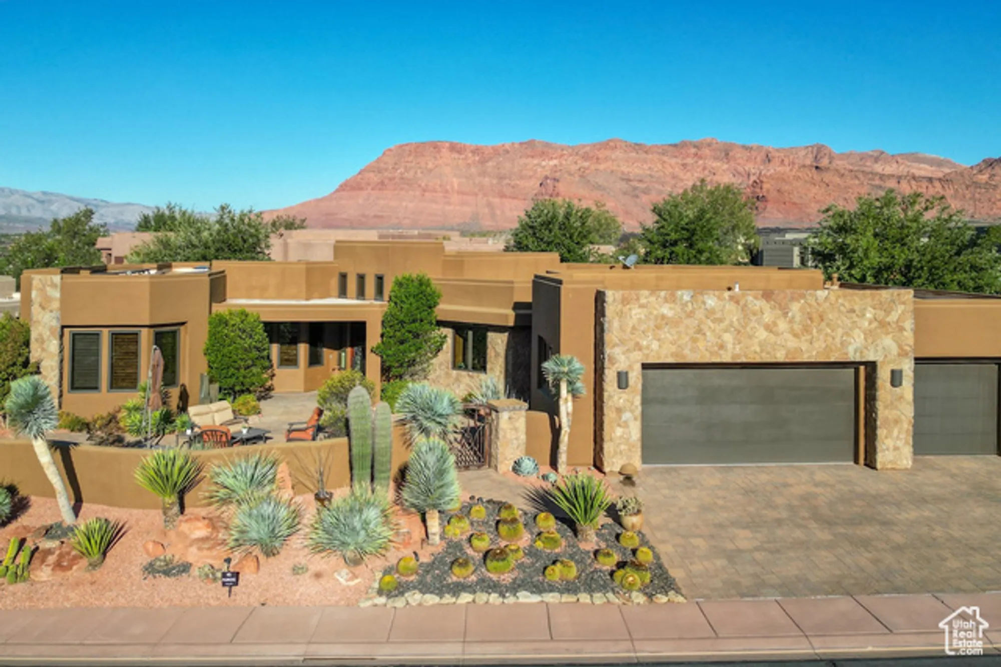 Property Slideshow image 1 of 54 | 3052 n snow canyon pkwy unit 139, St George, UT, 84770