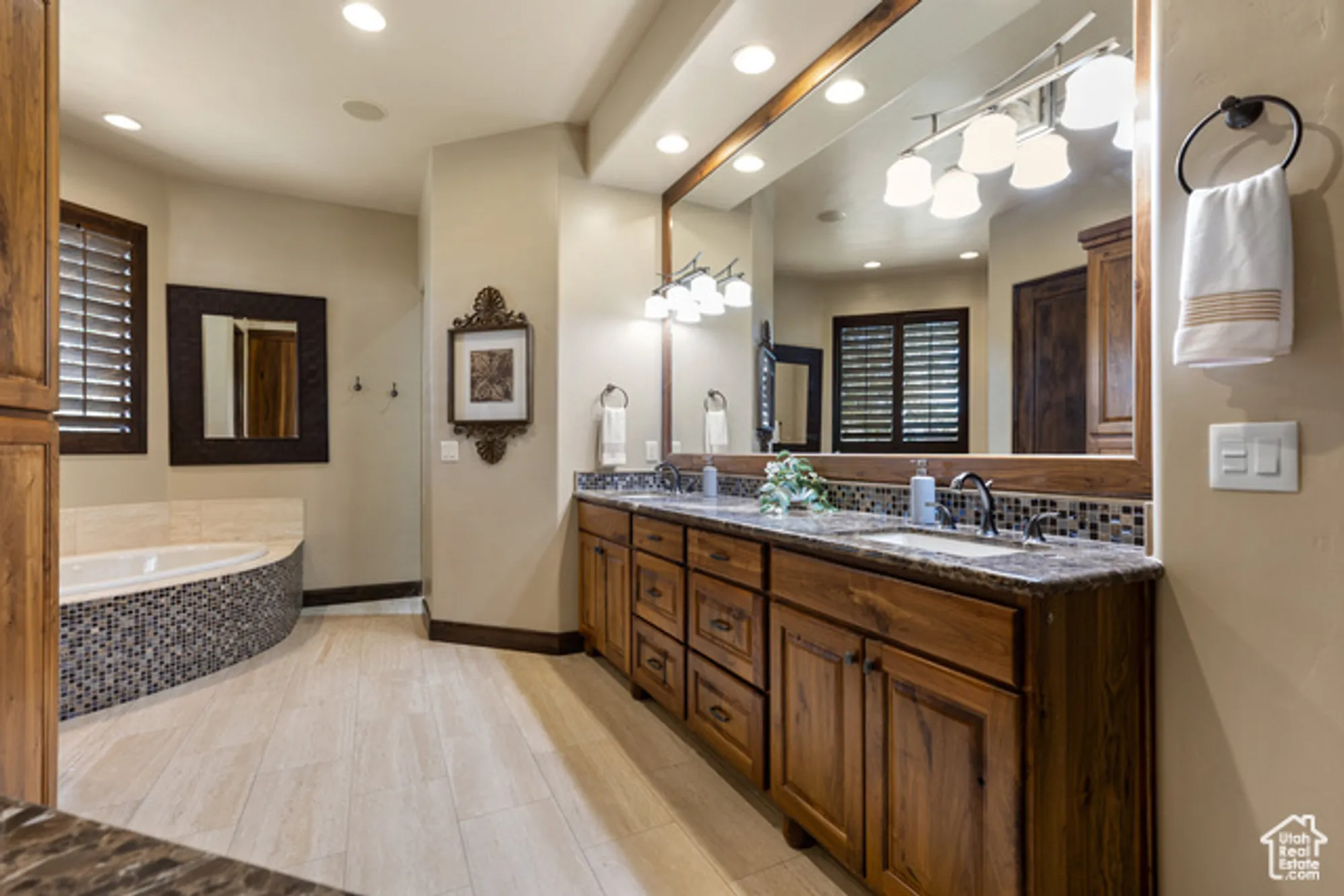 Property Slideshow image 27 of 54 | 3052 n snow canyon pkwy unit 139, St George, UT, 84770