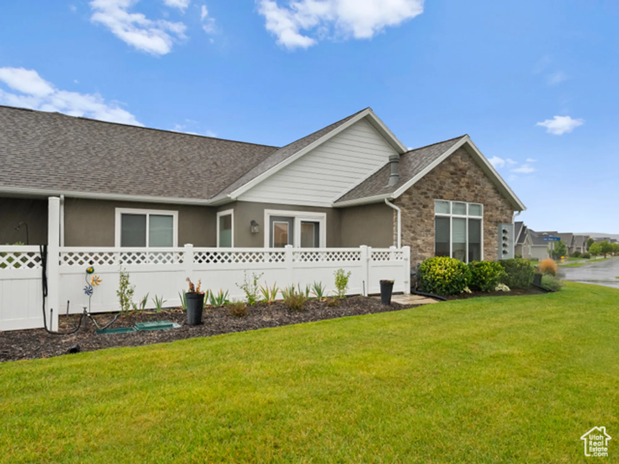 Property Slideshow image 27 of 40 | 462 s iron shoe ln b, Saratoga Springs, UT, 84045