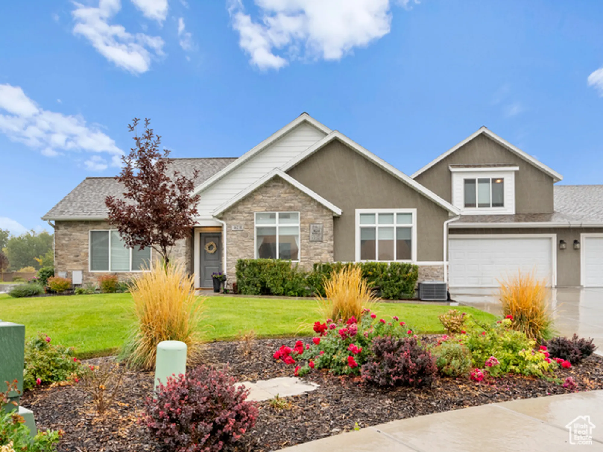 Property Slideshow image 1 of 40 | 462 s iron shoe ln b, Saratoga Springs, UT, 84045