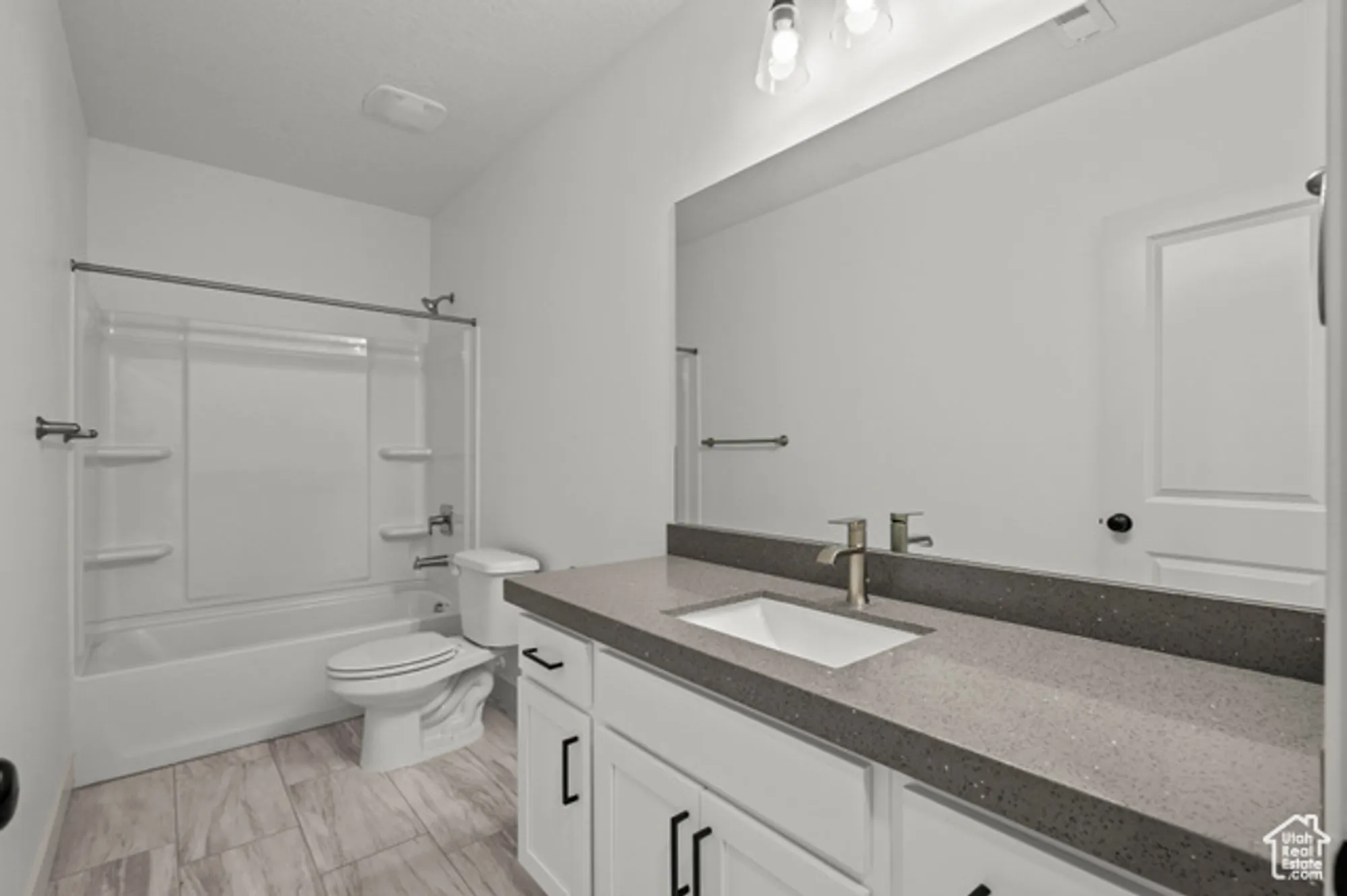 Property Slideshow image 32 of 46 | 85 n parkside loop, Elk Ridge, UT, 84651