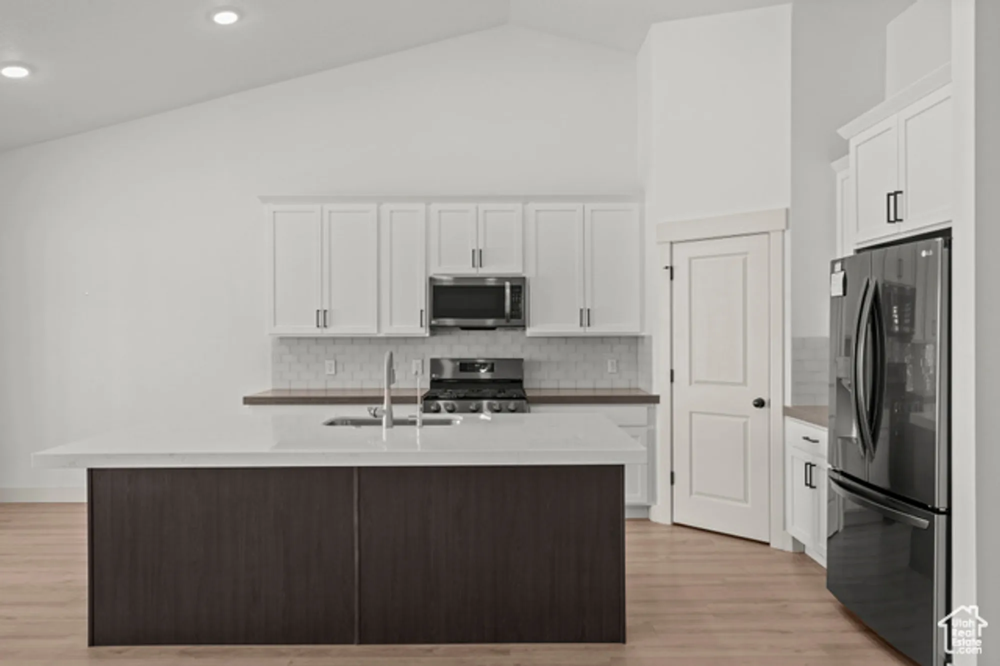 Property Slideshow image 15 of 46 | 85 n parkside loop, Elk Ridge, UT, 84651