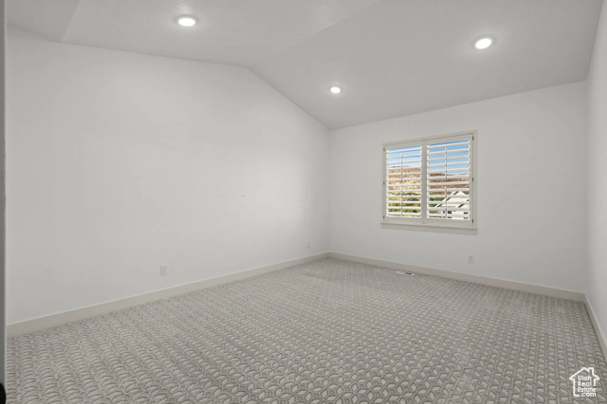 Property Slideshow image 18 of 46 | 85 n parkside loop, Elk Ridge, UT, 84651