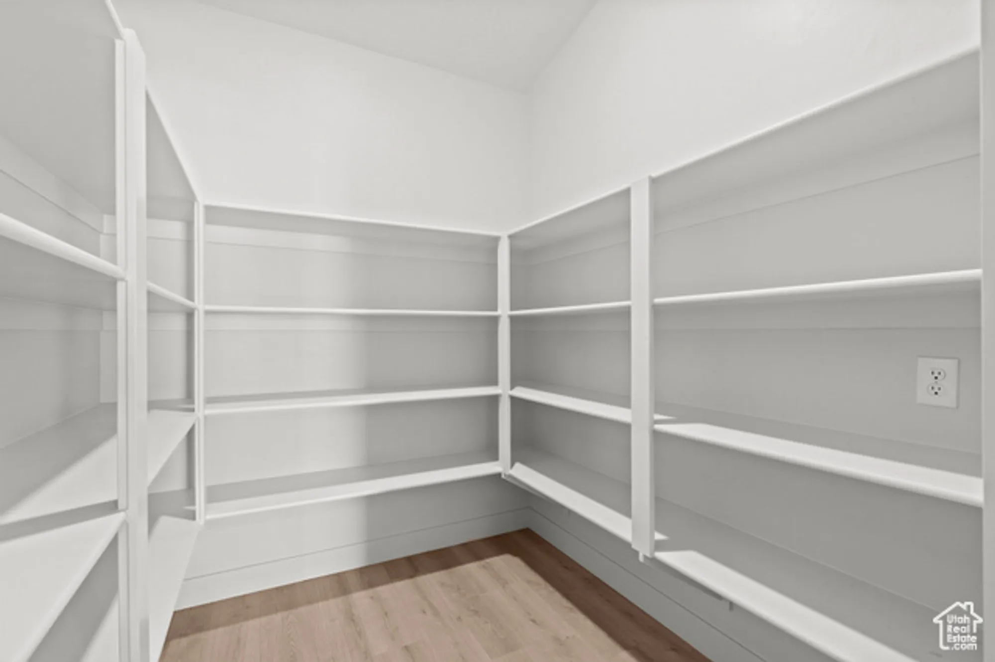 Property Slideshow image 13 of 46 | 85 n parkside loop, Elk Ridge, UT, 84651