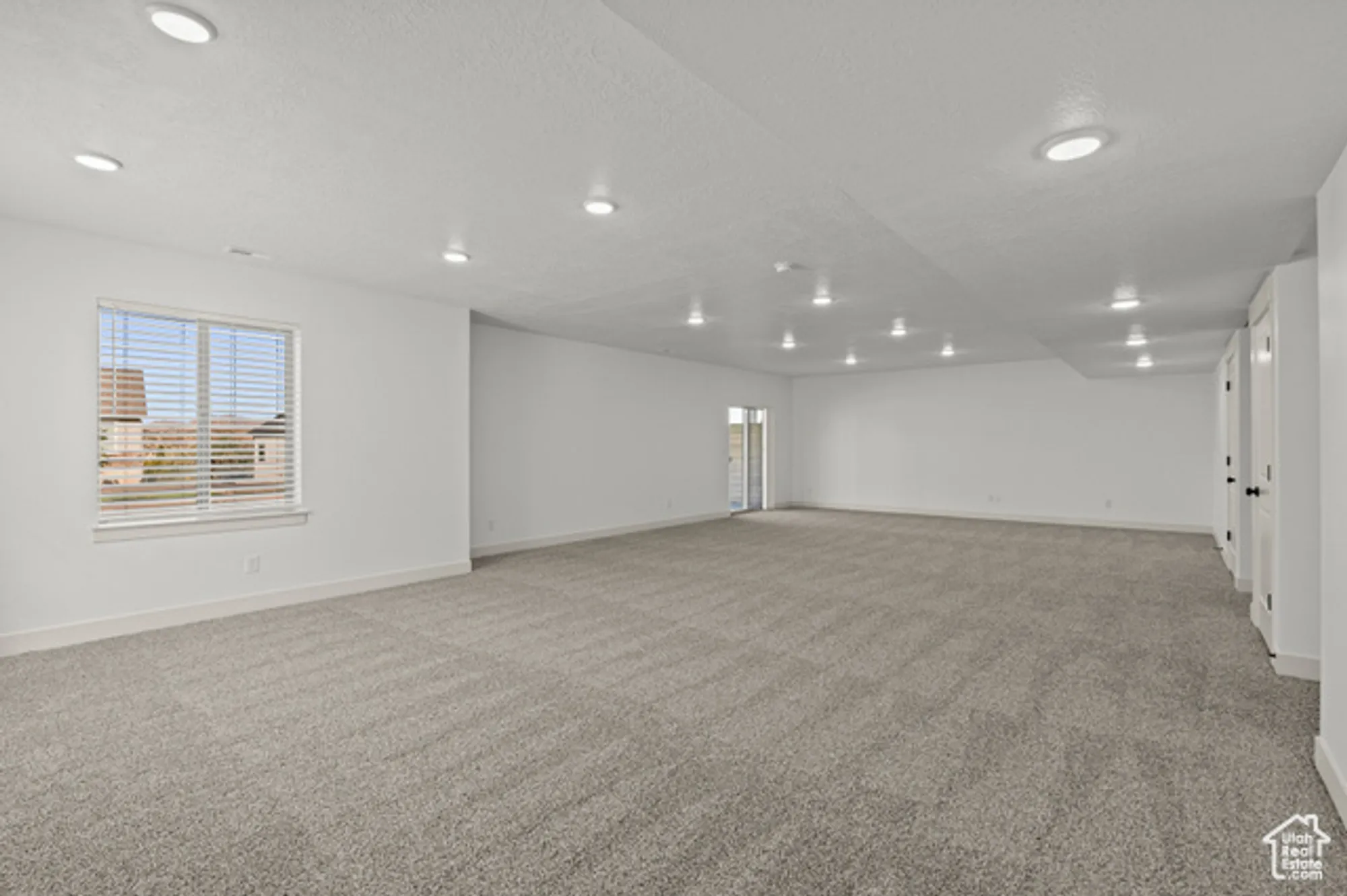 Property Slideshow image 31 of 46 | 85 n parkside loop, Elk Ridge, UT, 84651