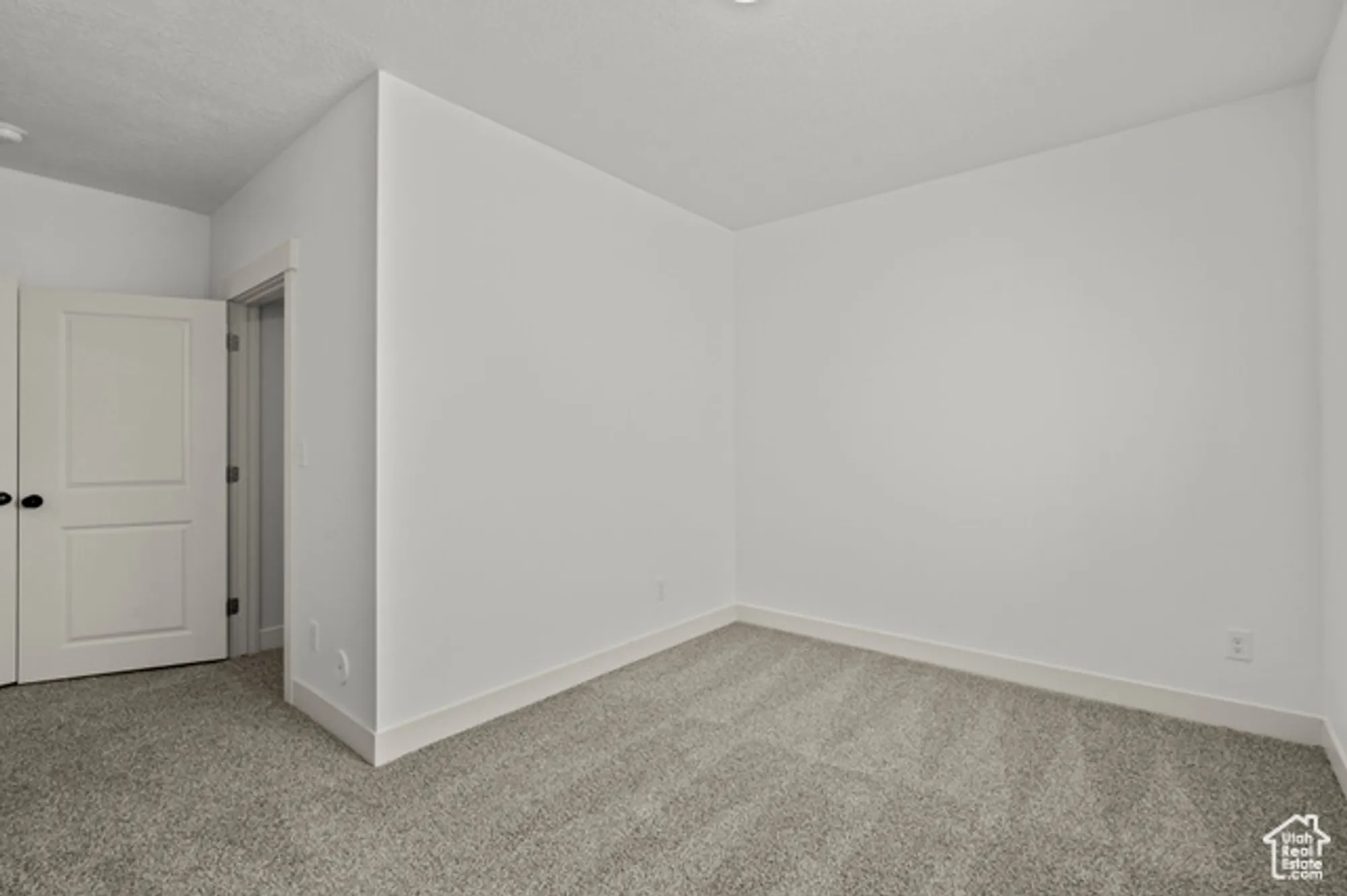 Property Slideshow image 36 of 46 | 85 n parkside loop, Elk Ridge, UT, 84651