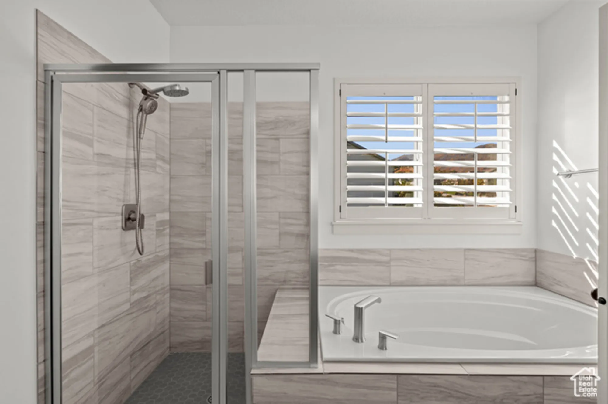 Property Slideshow image 22 of 46 | 85 n parkside loop, Elk Ridge, UT, 84651