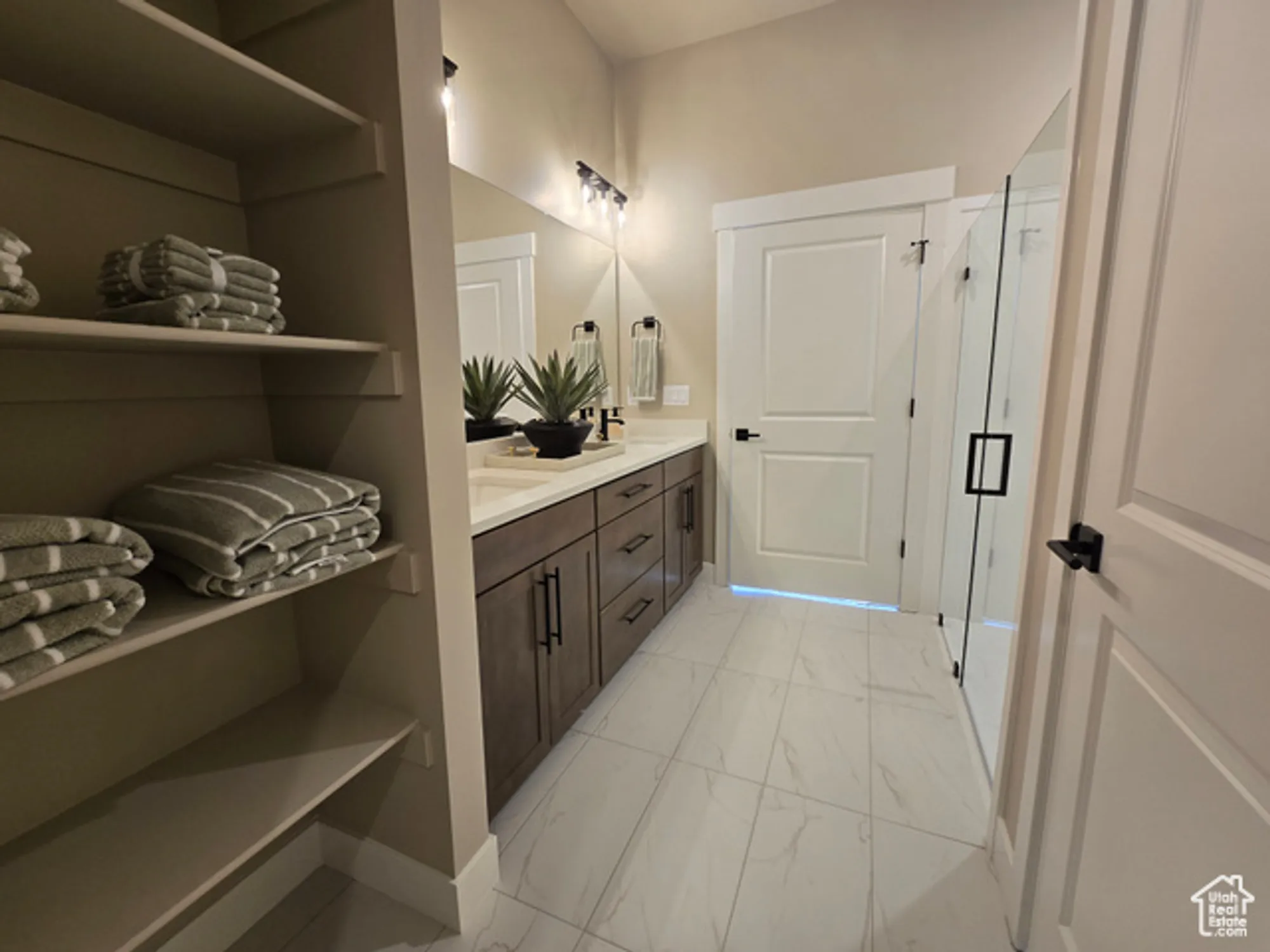 Property Slideshow image 11 of 16 | 10838 s haven landing dr, South Jordan, UT, 84095