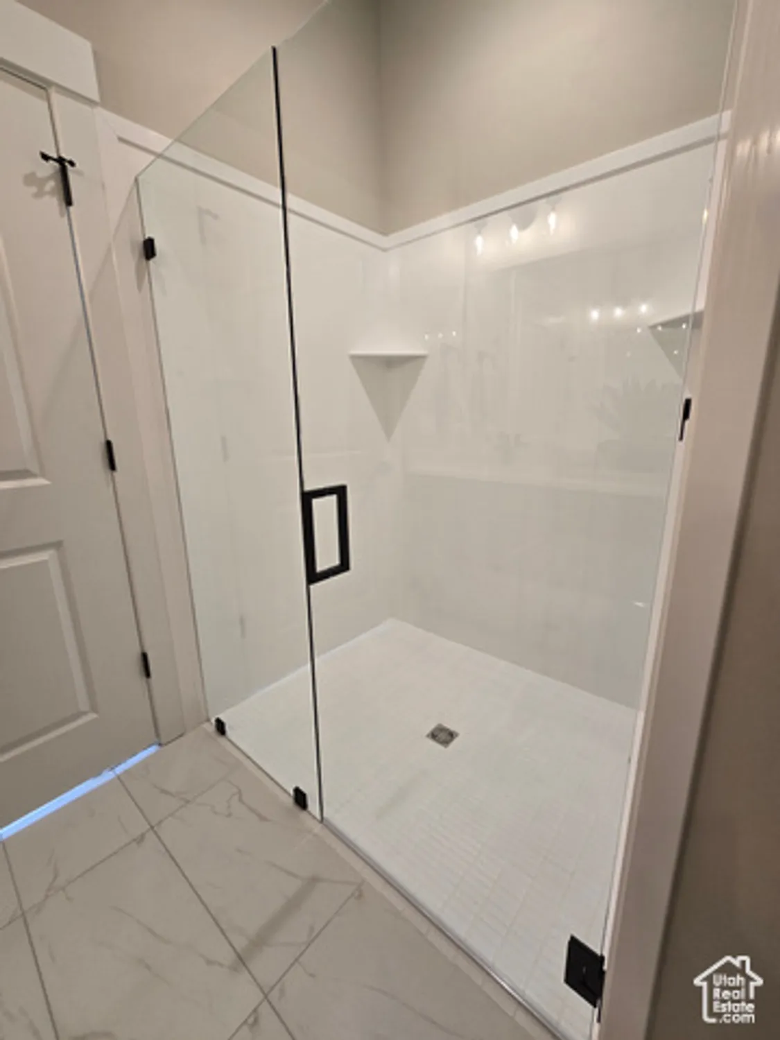 Property Slideshow image 12 of 16 | 10838 s haven landing dr, South Jordan, UT, 84095