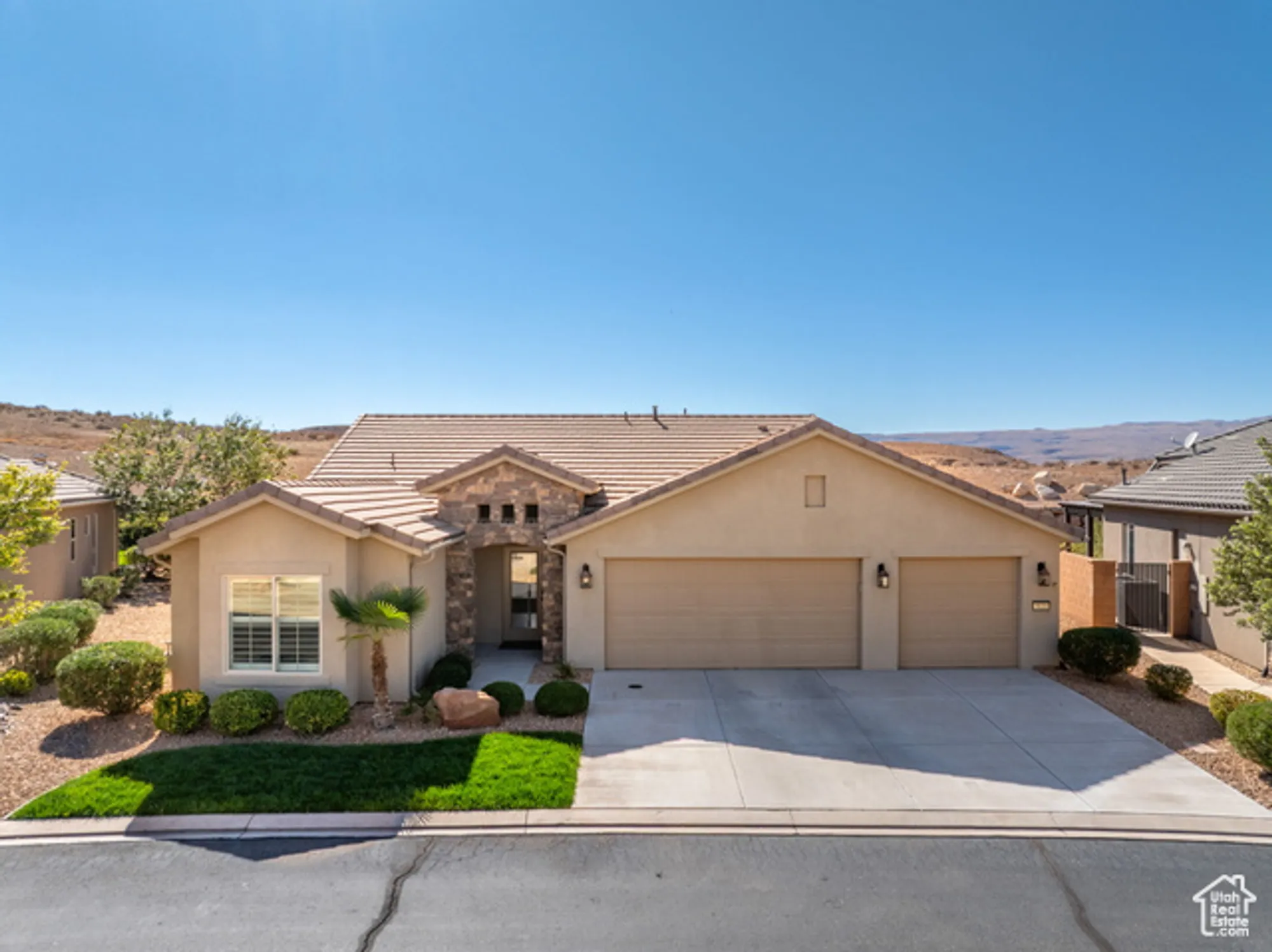 Property Slideshow image 1 of 38 | 5120 s carmel bluffs dr, St George, UT, 84790