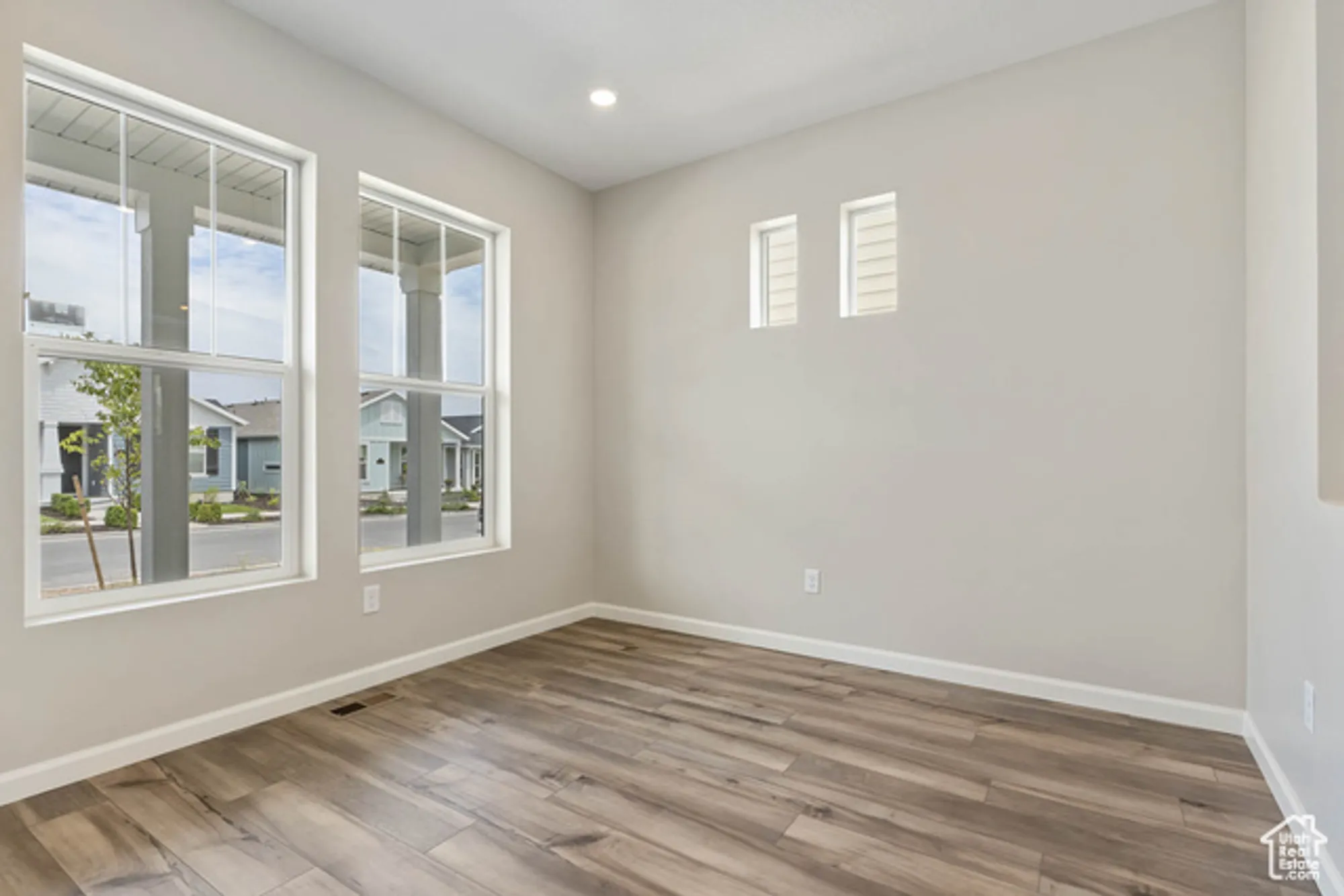 Property Slideshow image 23 of 27 | 11709 s willow walk dr 595, South Jordan, UT, 84009