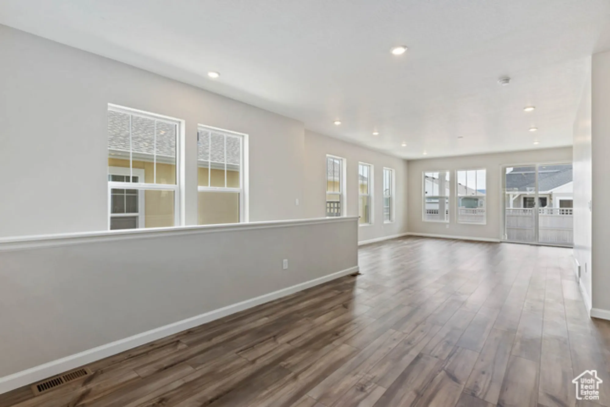 Property Slideshow image 7 of 27 | 11709 s willow walk dr 595, South Jordan, UT, 84009