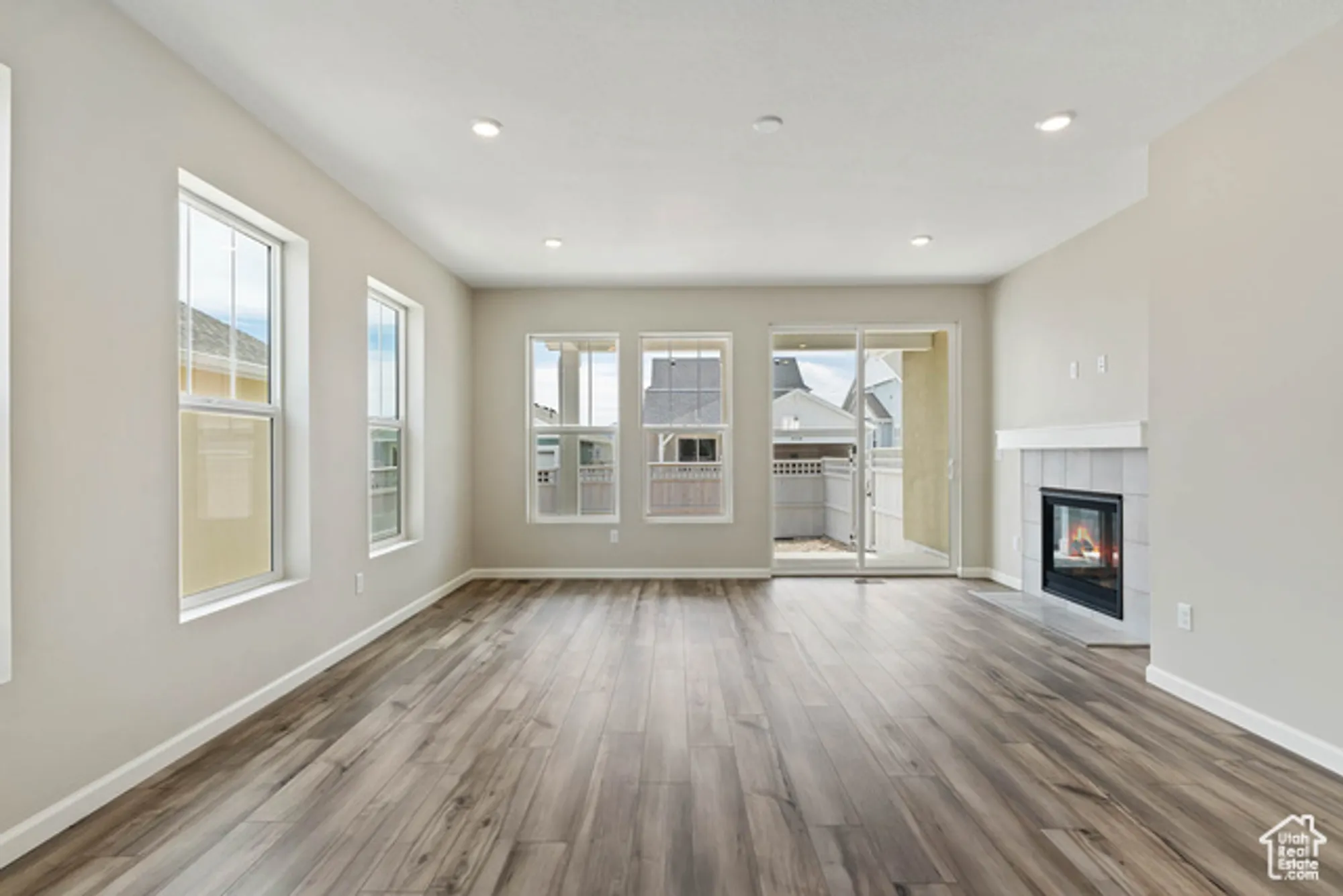 Property Slideshow image 8 of 27 | 11709 s willow walk dr 595, South Jordan, UT, 84009