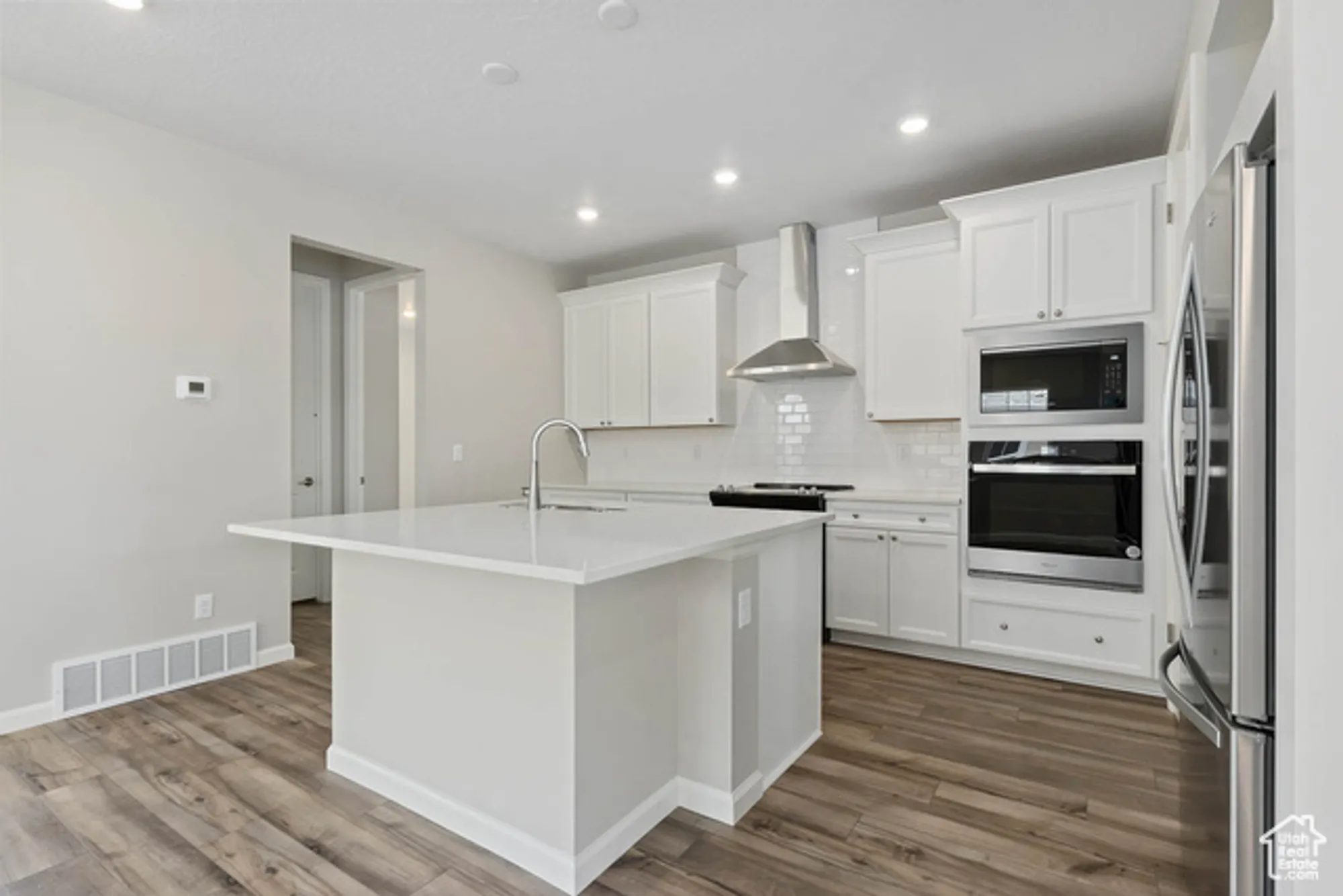 Property Slideshow image 25 of 27 | 11709 s willow walk dr 595, South Jordan, UT, 84009